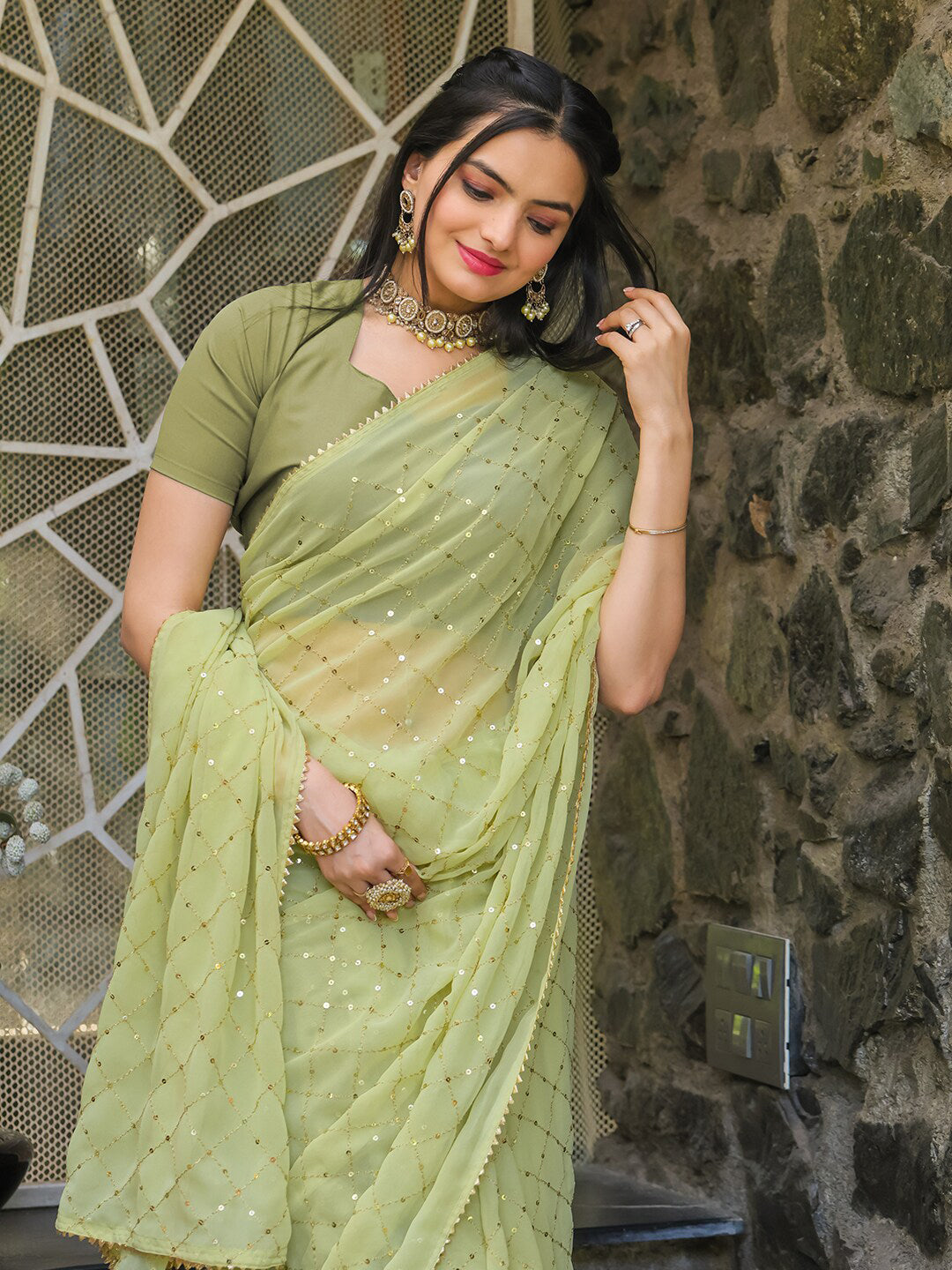 Tikhi Imli Embellished Sequinned Saree | Swadesiicart