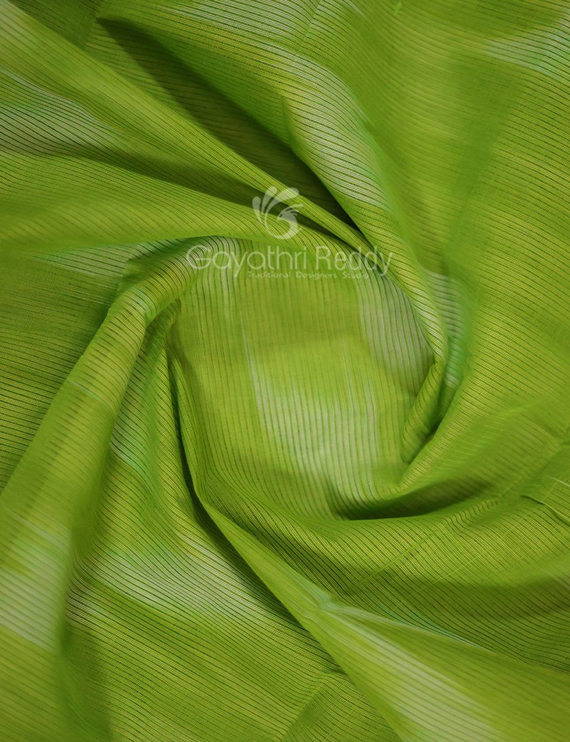 Dual Shades of Parrot Green And Pink Mangalagiri Ikkat Cotton Saree By Gayathri Reddy Designer Studio | Swadesiicart