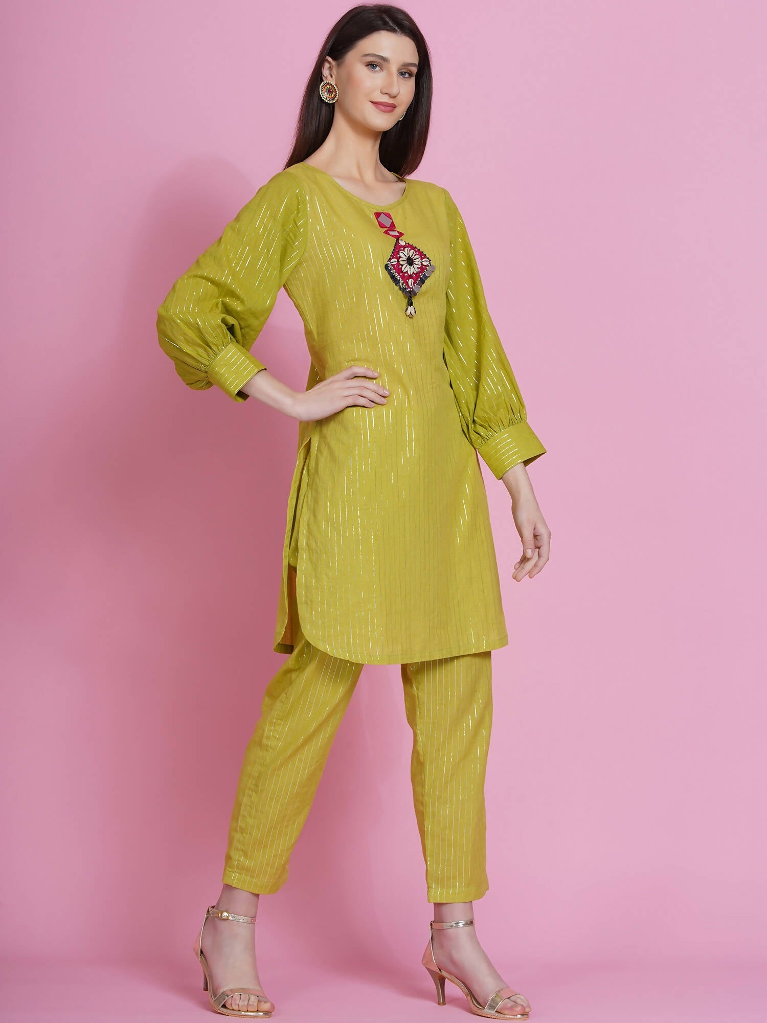 Women Republic Green Lurex Cotton Hand Embroidered Kurta With Pants | Swadesiicart