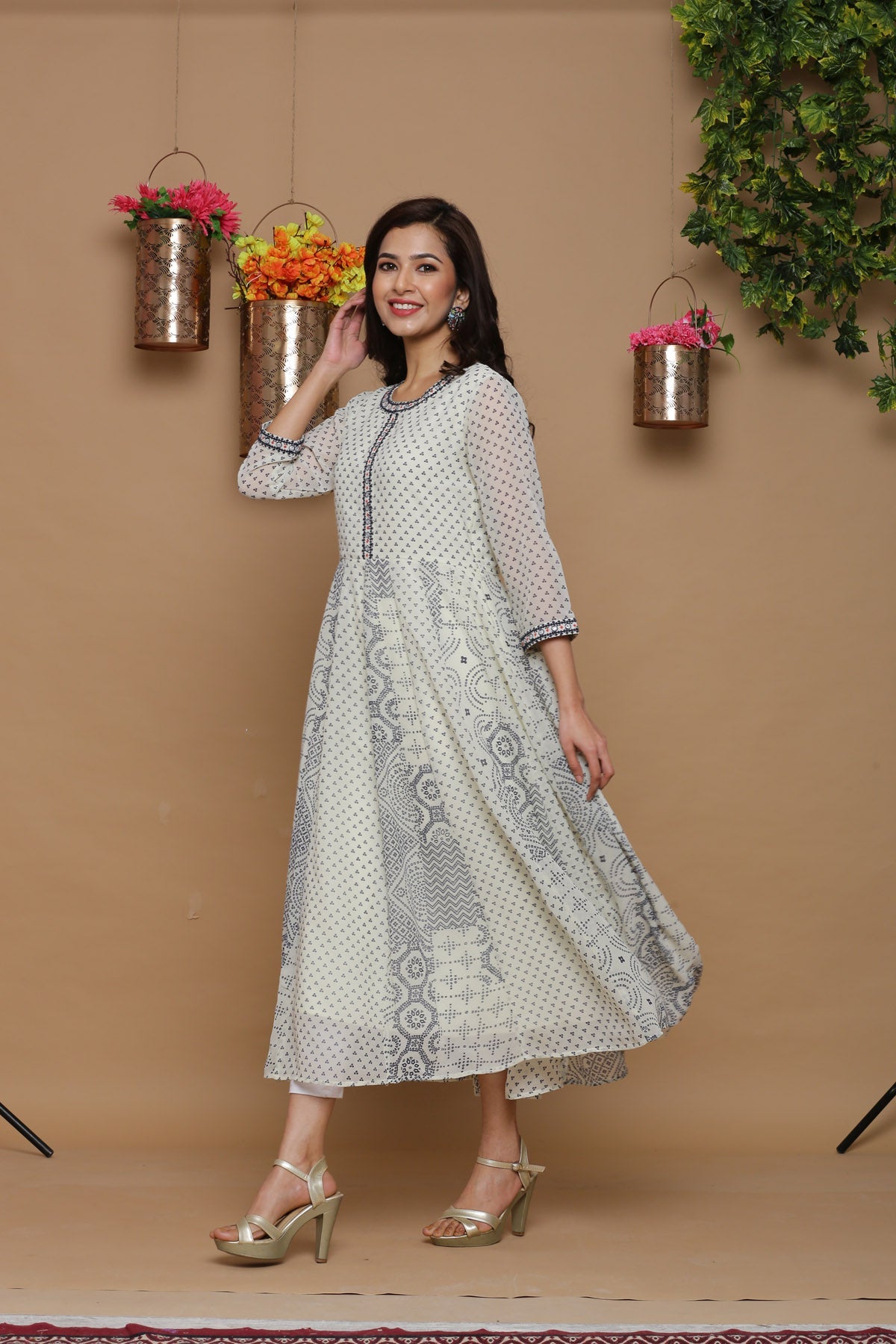 Juniper Womens Ivory Georgette Bandhani Print Kurta - Swadesiicart