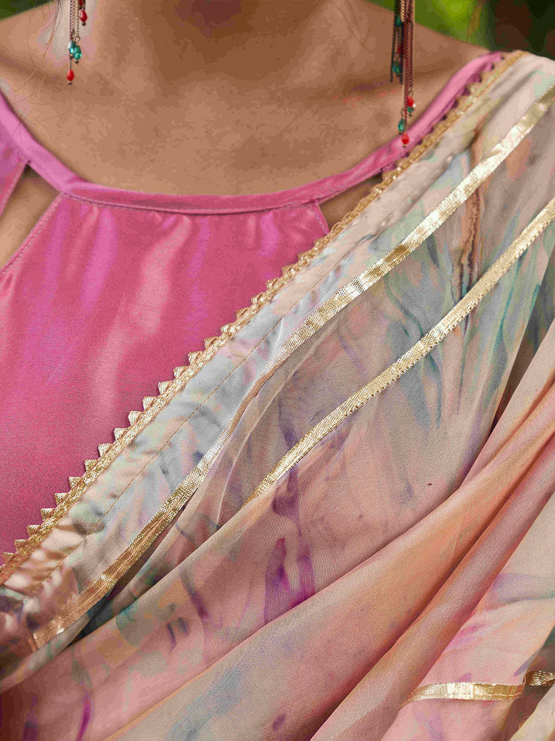 Tikhi Imli Peach Tie and Dye Gotta Patti Organza Saree | Swadesiicart