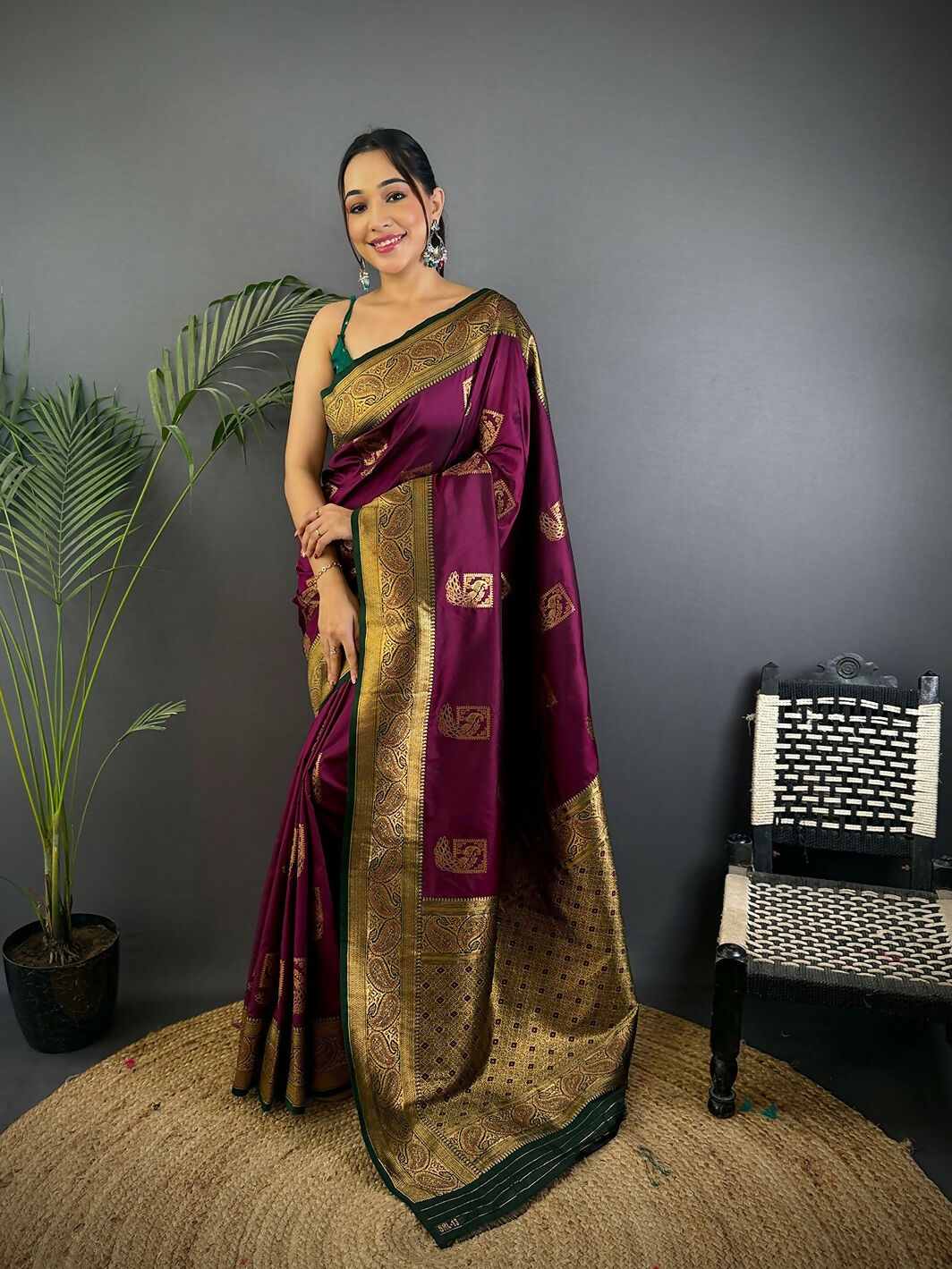 Joban Fashion Black Peacock Banarasi Silk Sarees | Swadesiicart