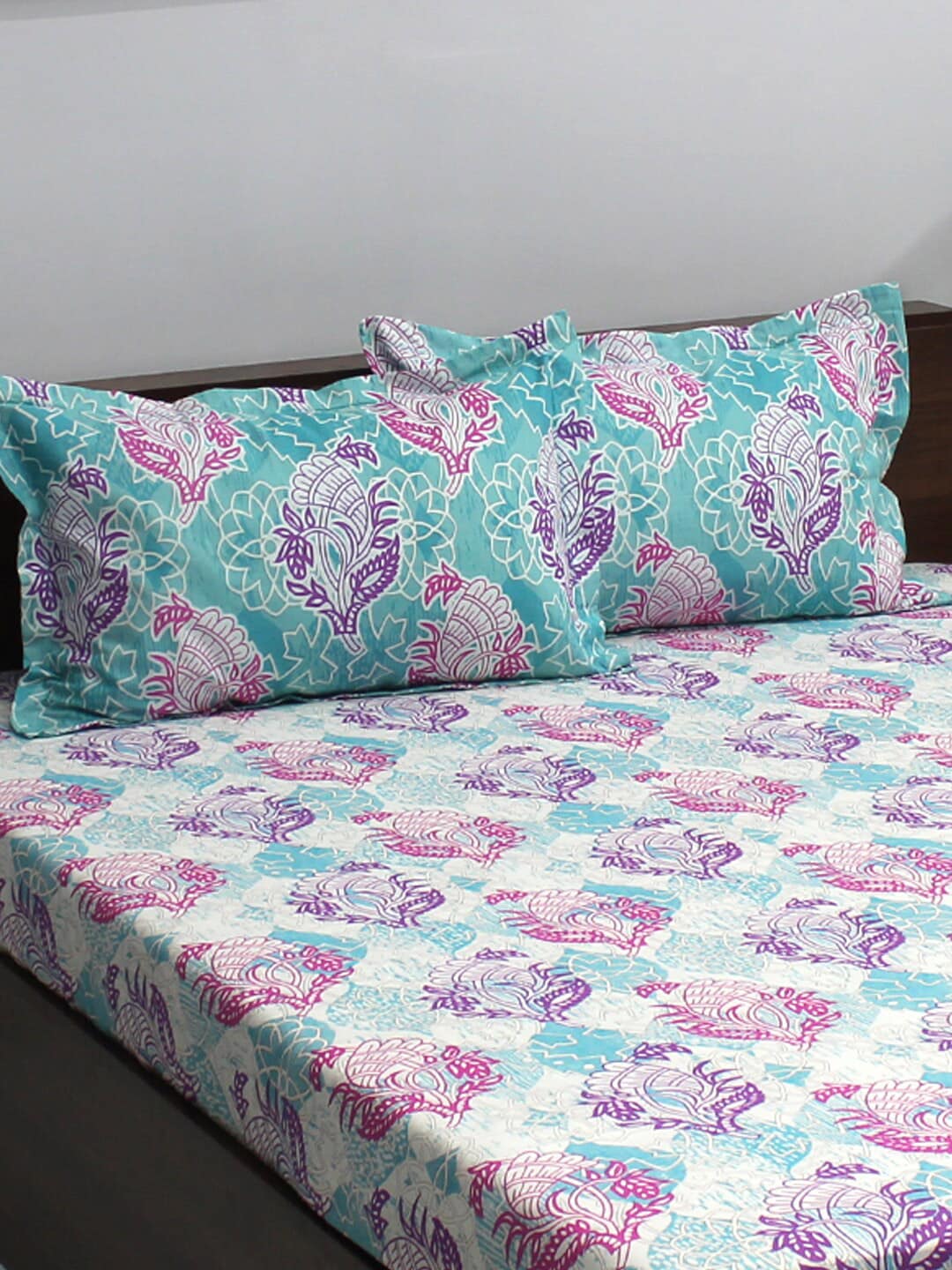 BOMBAY DYEING Pink & Blue Ethnic Motifs Cotton 110 TC Queen Bedsheet With 2 Pillow Covers - Swadesiicart