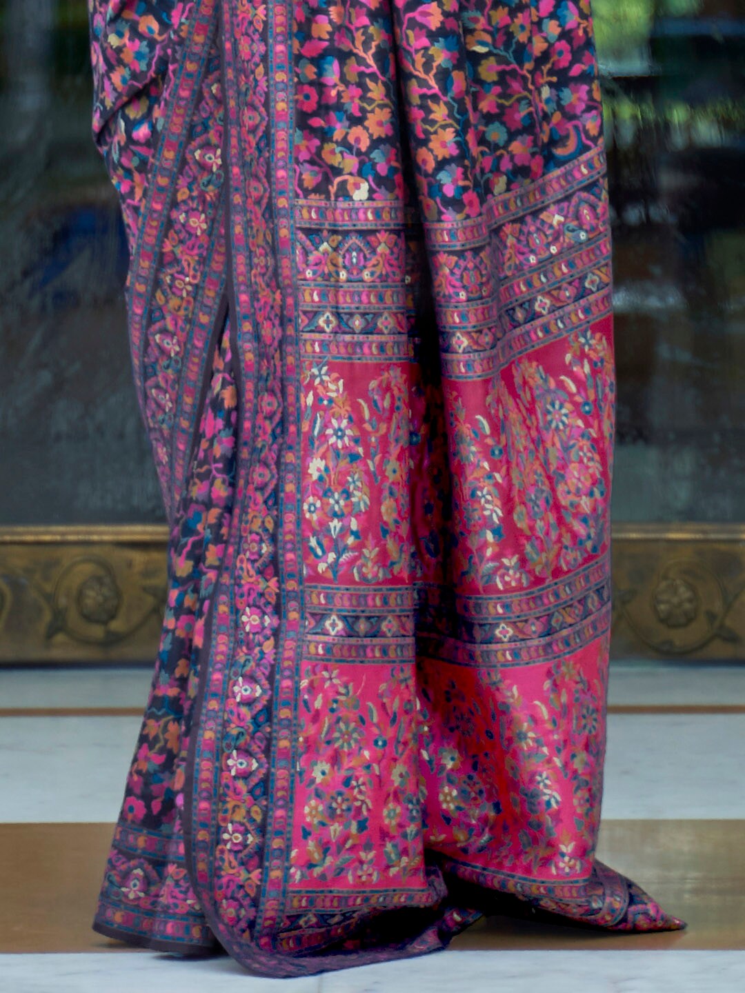 Mitera Navy Blue & Pink Floral Zari Silk Blend Banarasi Saree | Swadesiicart