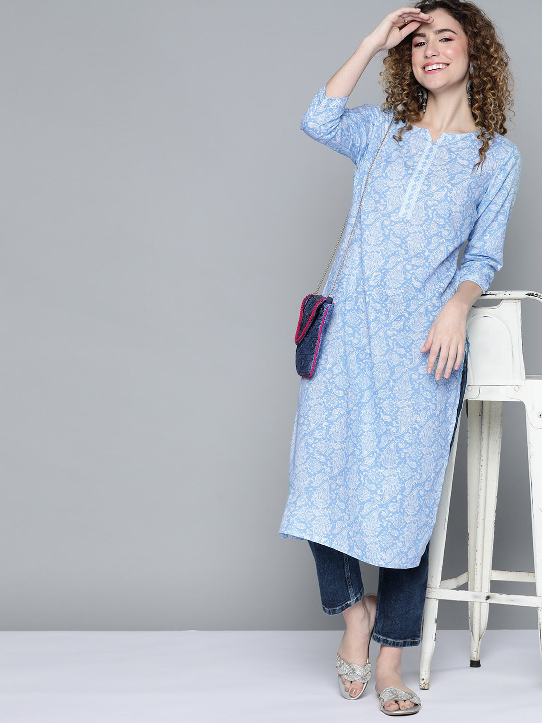 HERE&NOW Women Blue & White Paisley Printed Cotton Kurta - Swadesiicart