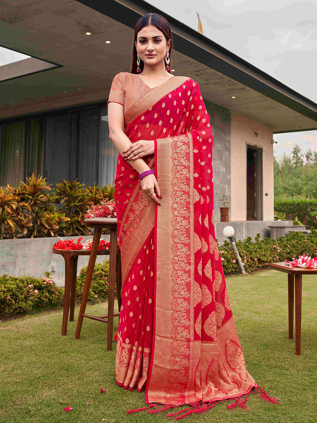 Tikhi Imli Pink Ethnic Motifs Woven Design Zari Saree | Swadesiicart