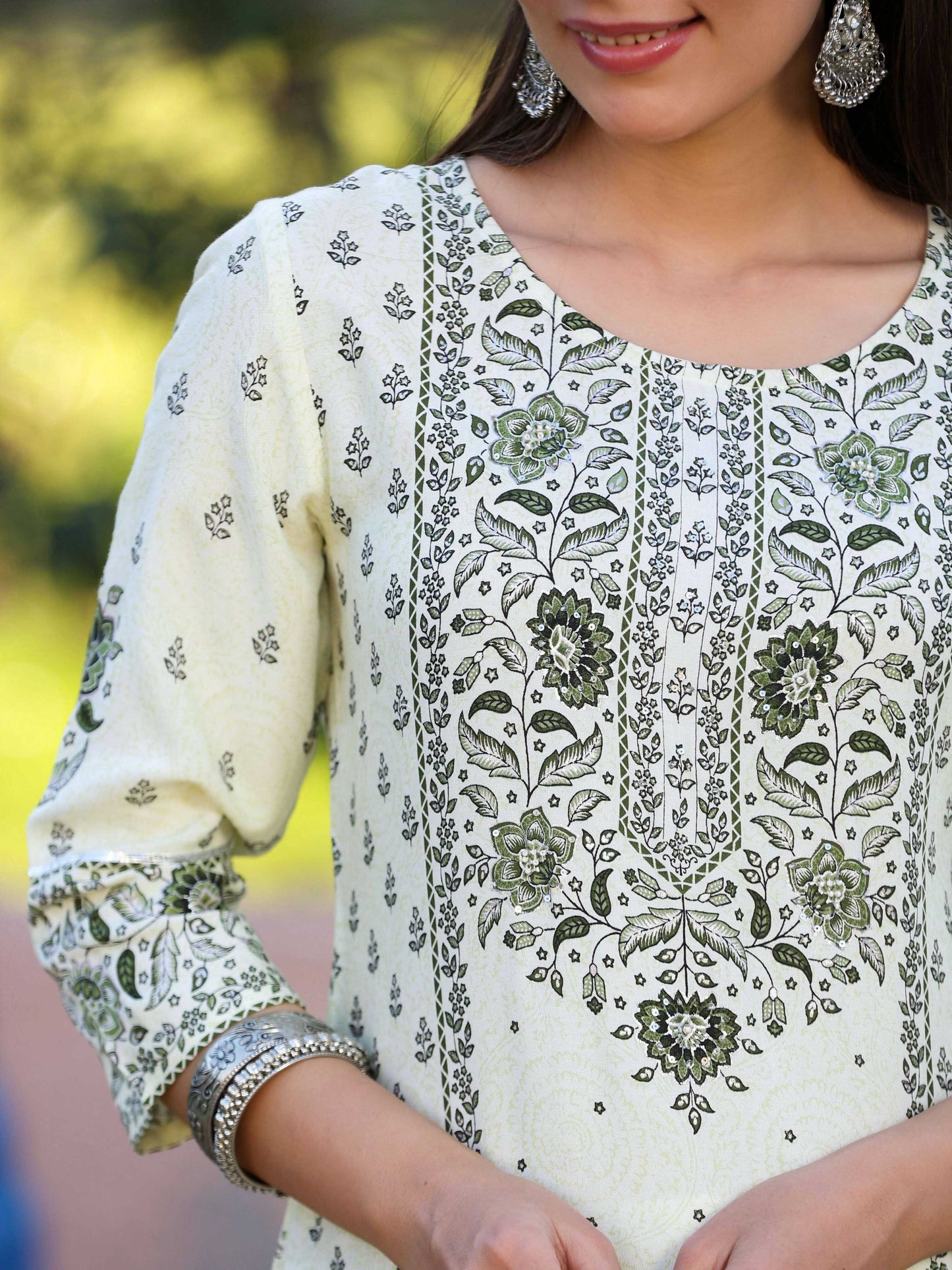 Juniper Women's Green Rayon Staple Kalamkari Floral Placement Printed Kurta | Swadesiicart