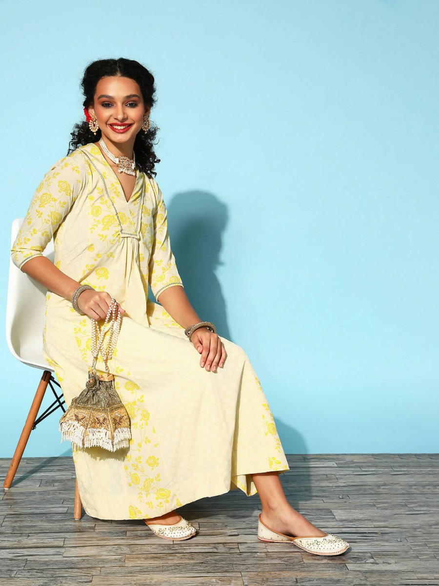 Ahalyaa Women Yellow Colour Crepe Printed Kurta Pant Set | Swadesiicart