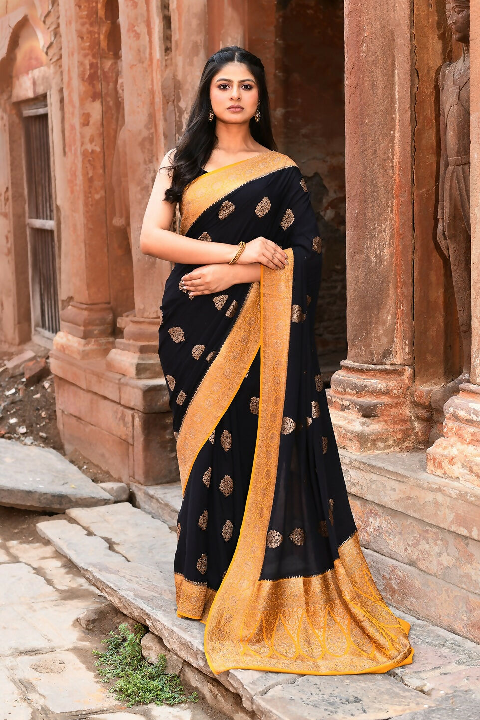Joban Fashion Black Crepe Chiffon Pure Handloom Banarasi Silk Saree | Swadesiicart