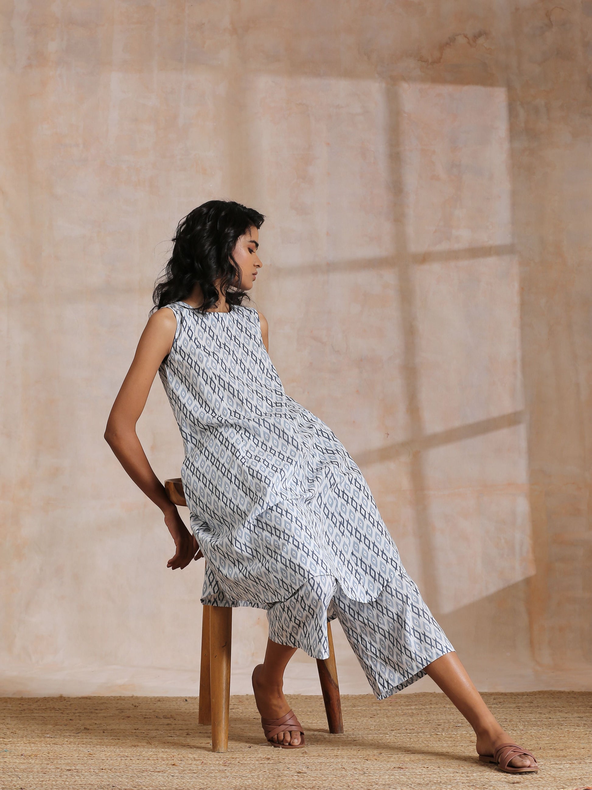 trueBrowns Multi Grey On Grey Ikat Print Cotton High-Low Co-Ord Set - Swadesiicart