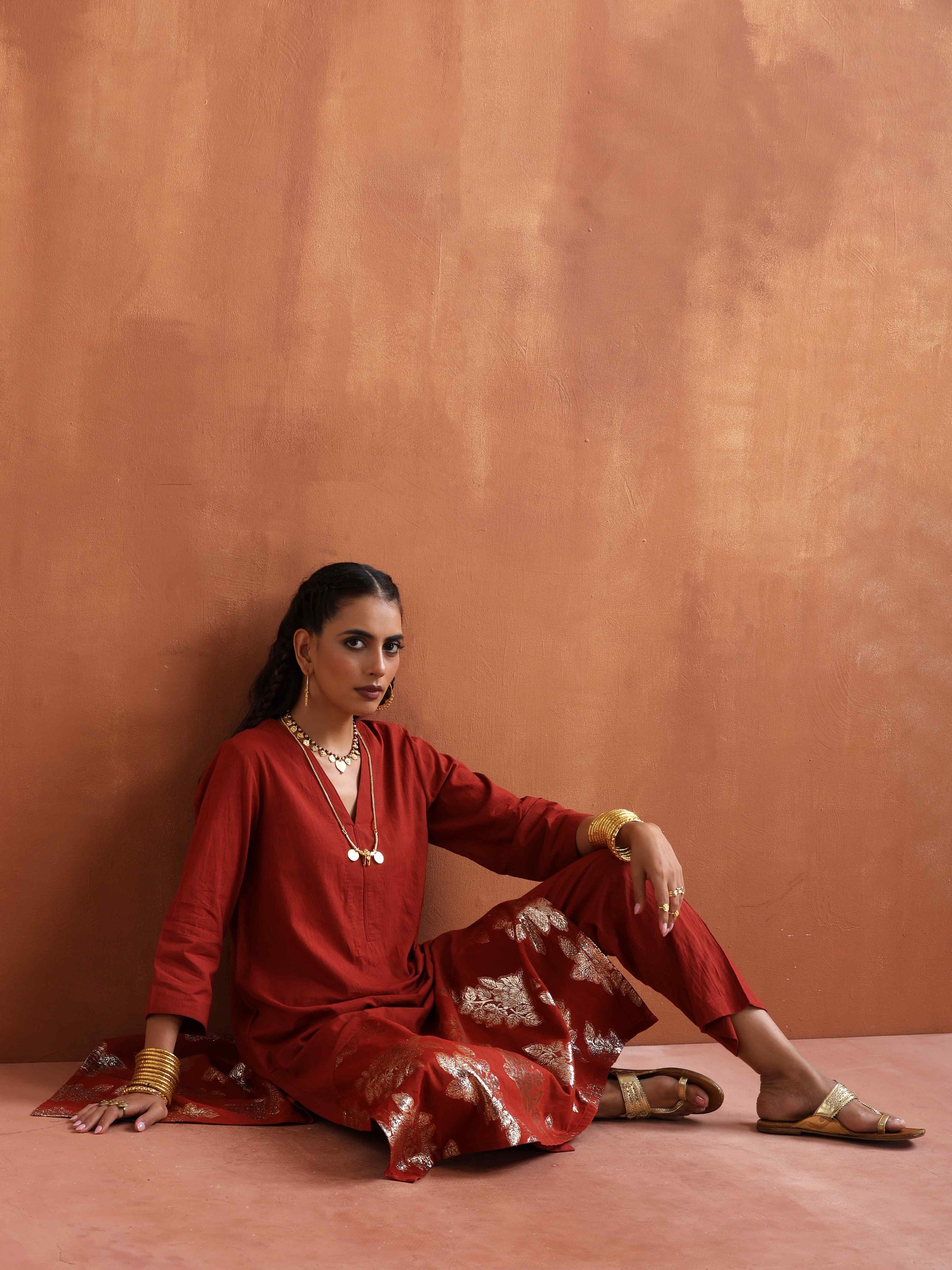 trueBrowns Rust Metallic Straight Kurta Set | Swadesiicart