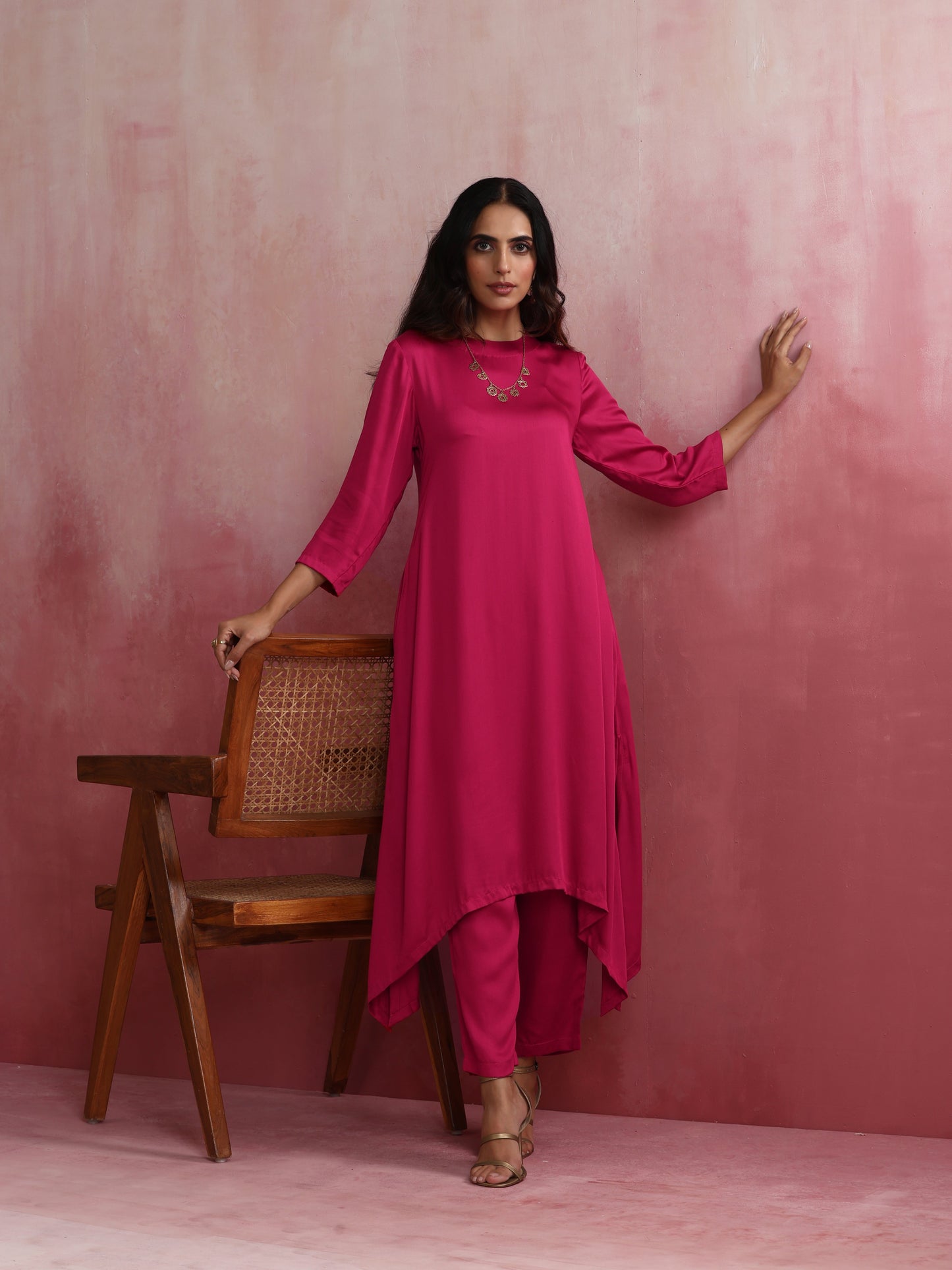 trueBrowns Magenta Highlow Modal Kurta Set | Swadesiicart