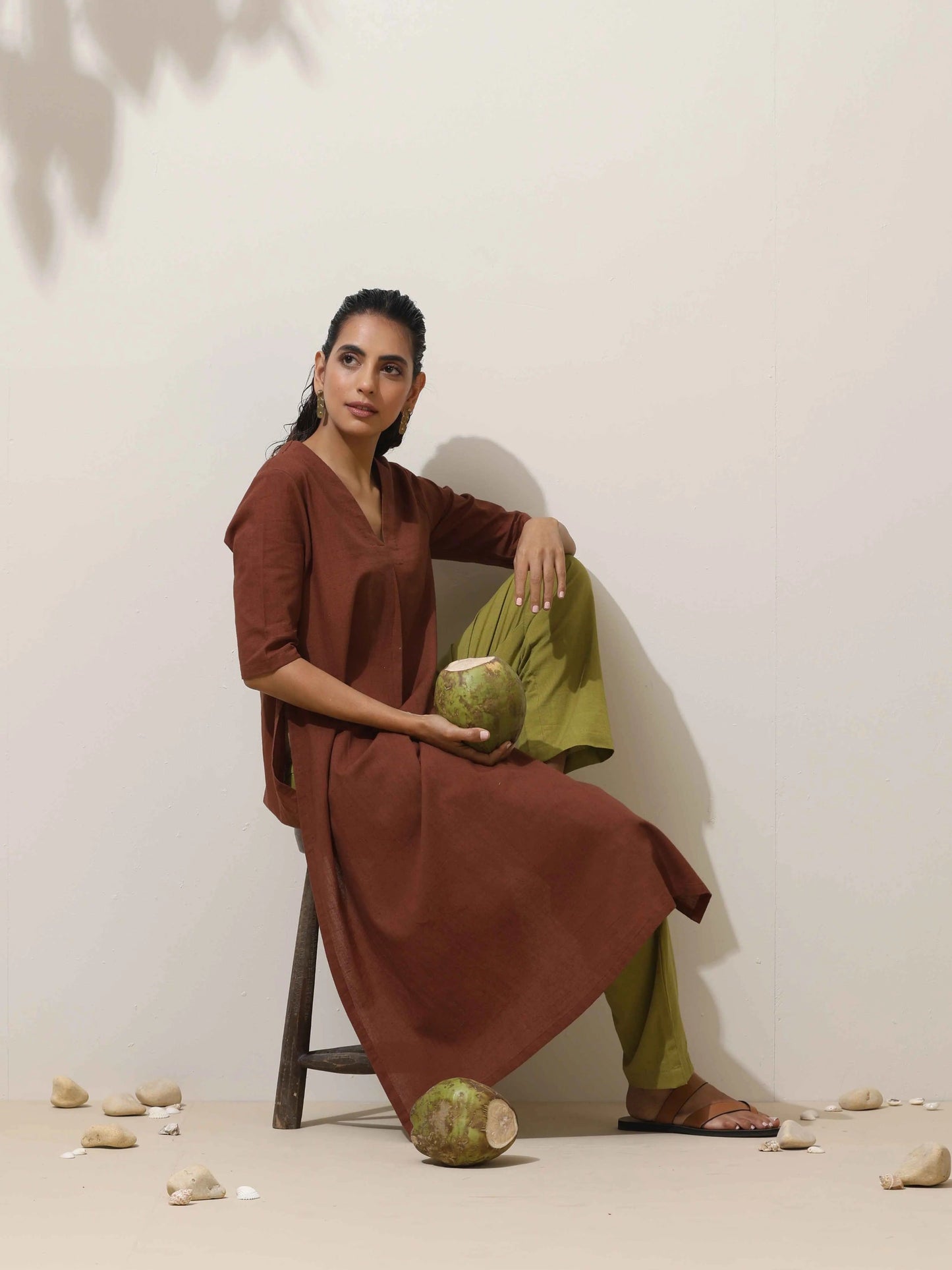 trueBrowns Brown Cotton Linen Kurta Pant Set | Swadesiicart