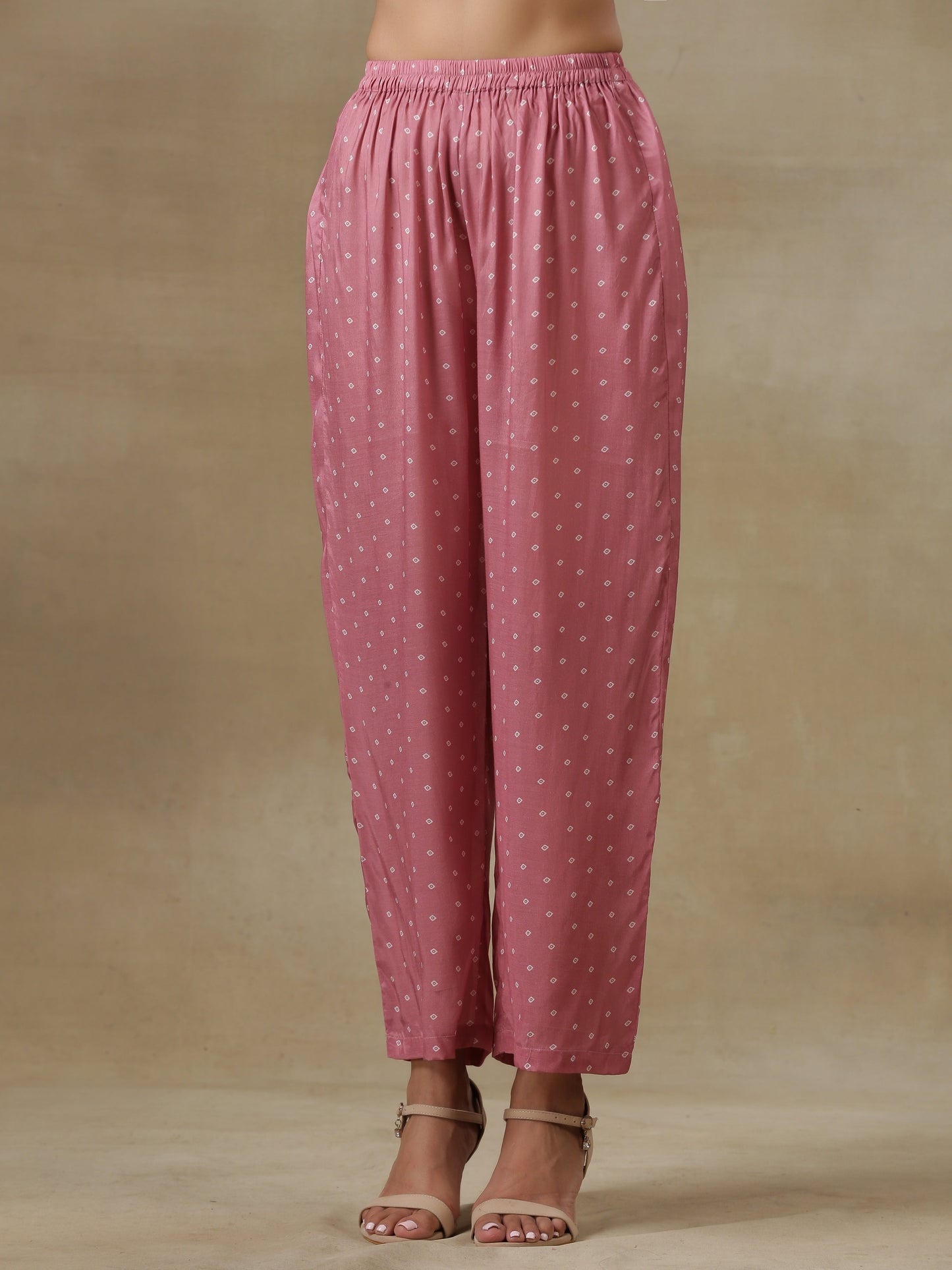 trueBrowns Light Mauve Bandhani Printed Silk Handkerchief Kurta Pant Set | Swadesiicart