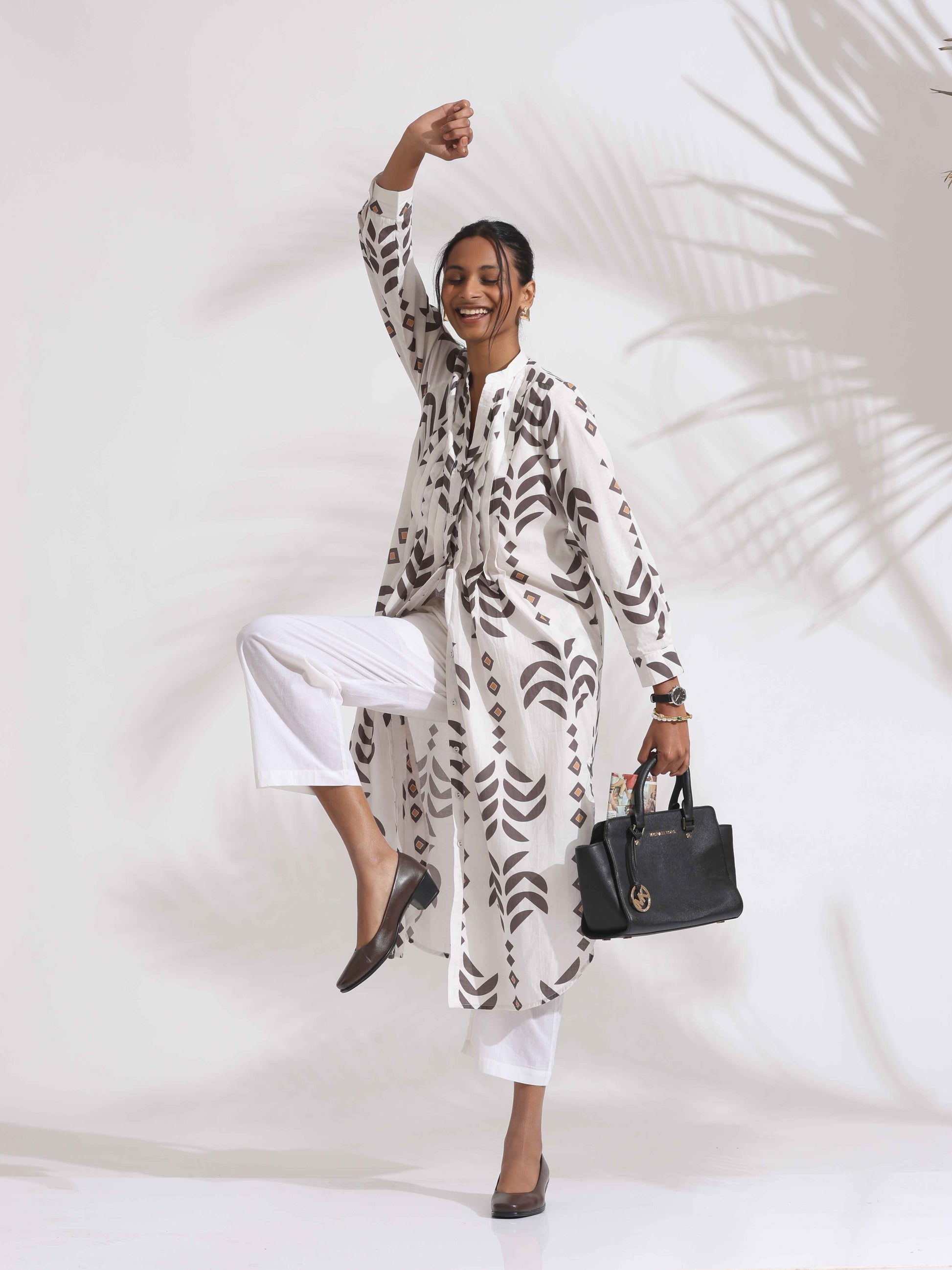 trueBrowns White Cotton Stripe Print Pleated Kurta Set | Swadesiicart