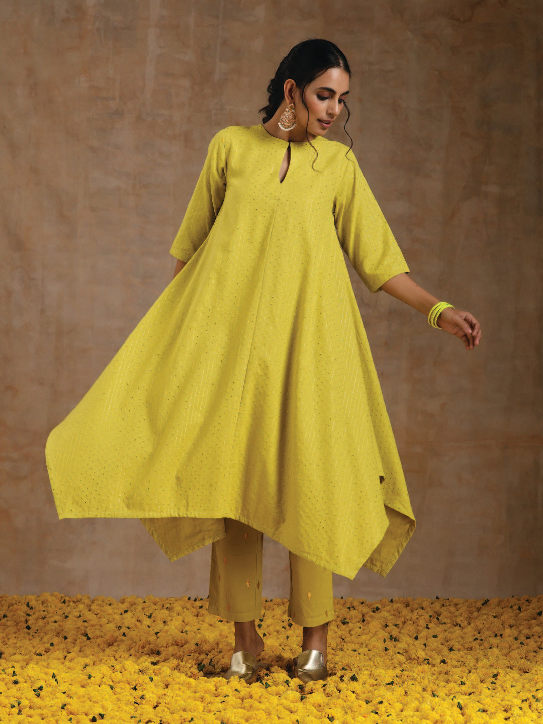 trueBrowns Lime Gold Cotton Handkerchief Kurta Set | Relove | Swadesiicart