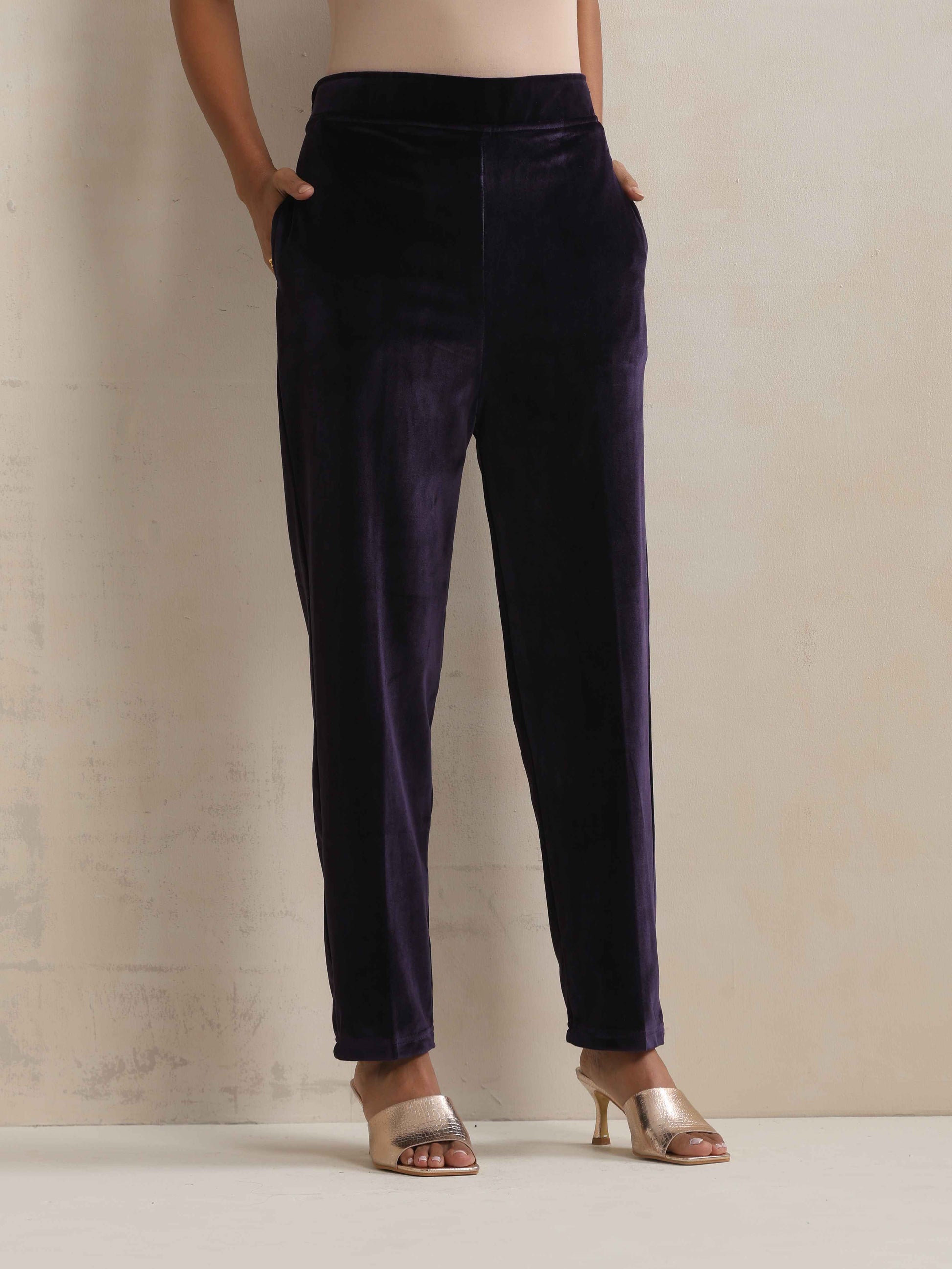 trueBrowns Purple Velvet Embroidered Kurta Pant Dupatta Set | Swadesiicart