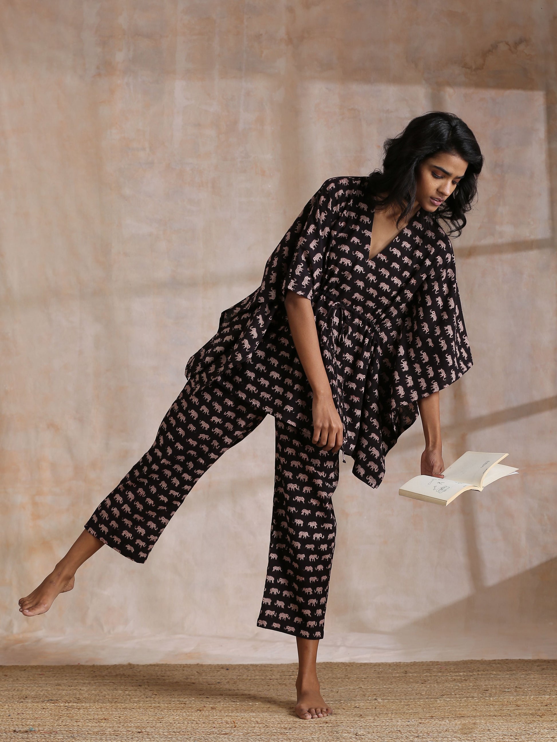 trueBrowns Black Elephant Bagru Print Cotton Kaftan Co-Ord Set - Swadesiicart