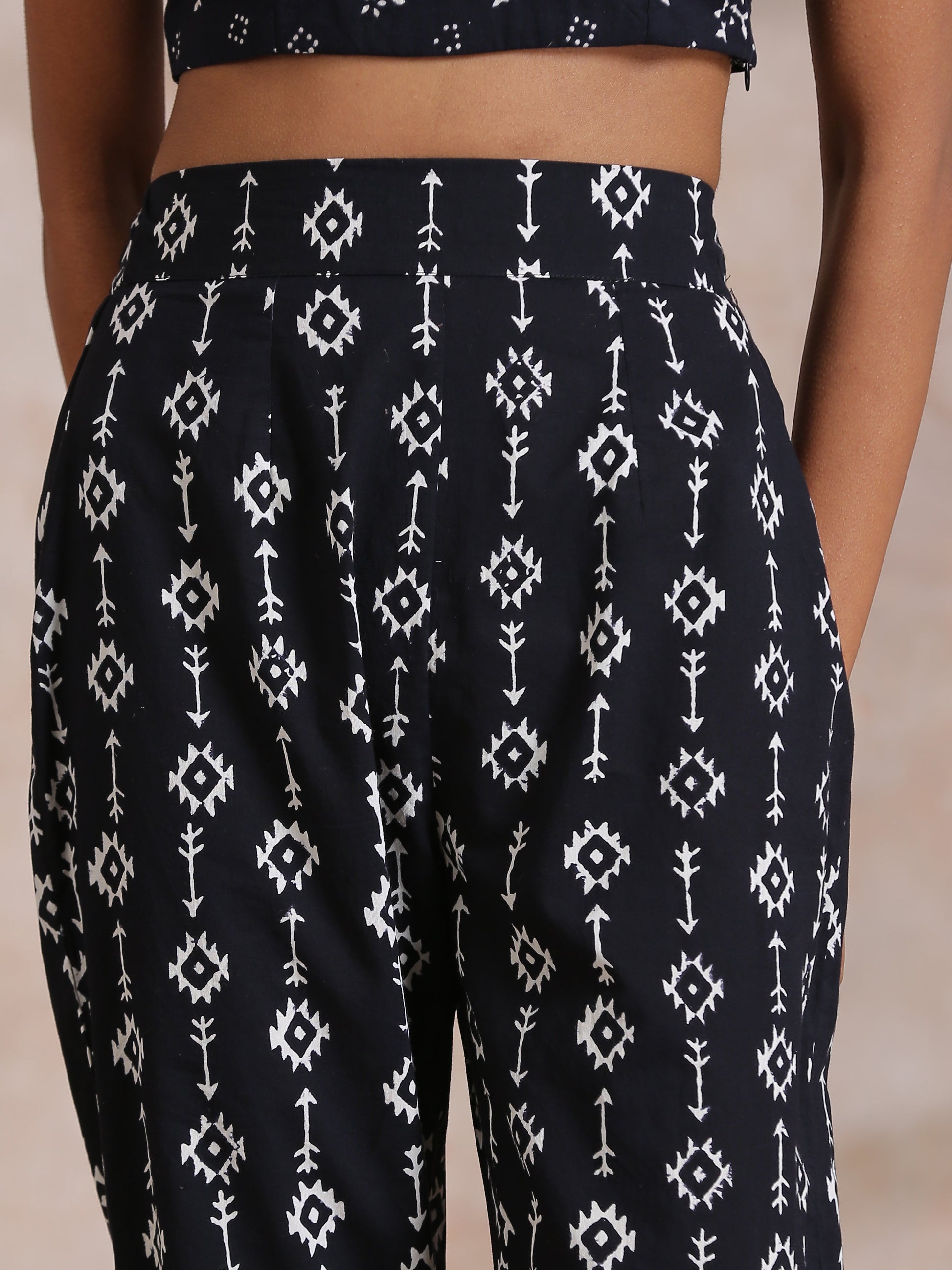 trueBrowns Black White Geometric Print Cotton Pant Suit Set | Swadesiicart