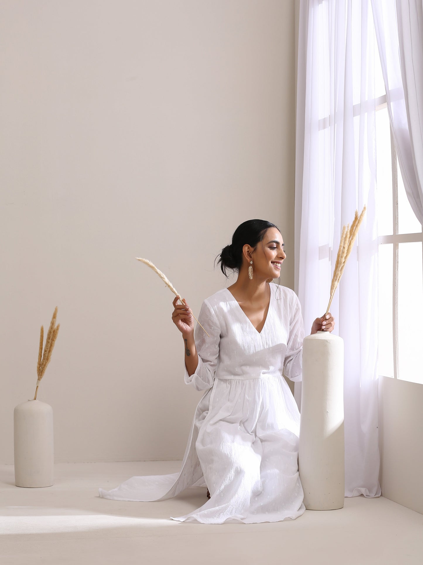 trueBrowns White Dobby High Slit Gathered Kurta Set | Swadesiicart