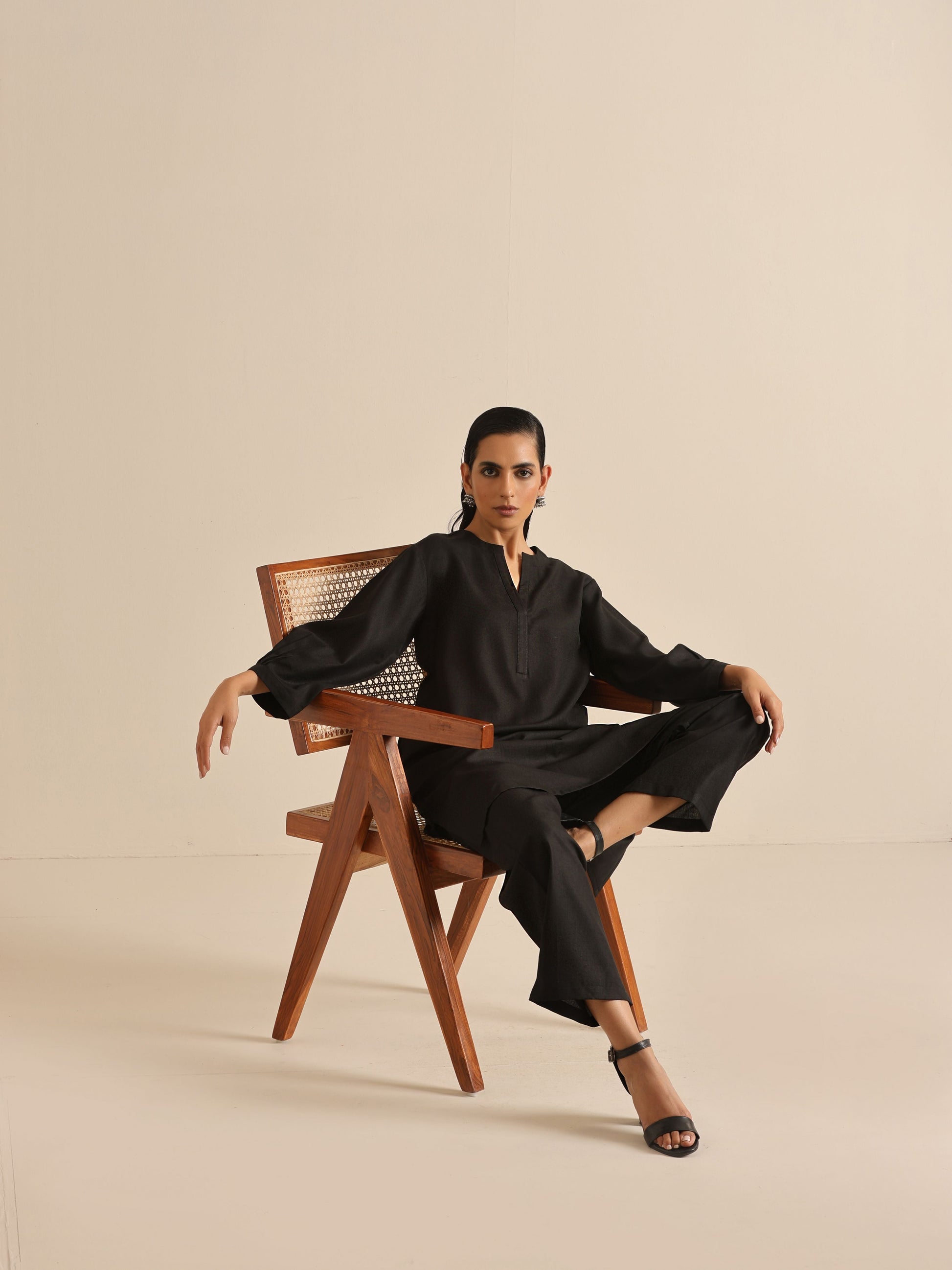 trueBrowns Black Slub Relaxed Placket Co-Ord Set - Swadesiicart