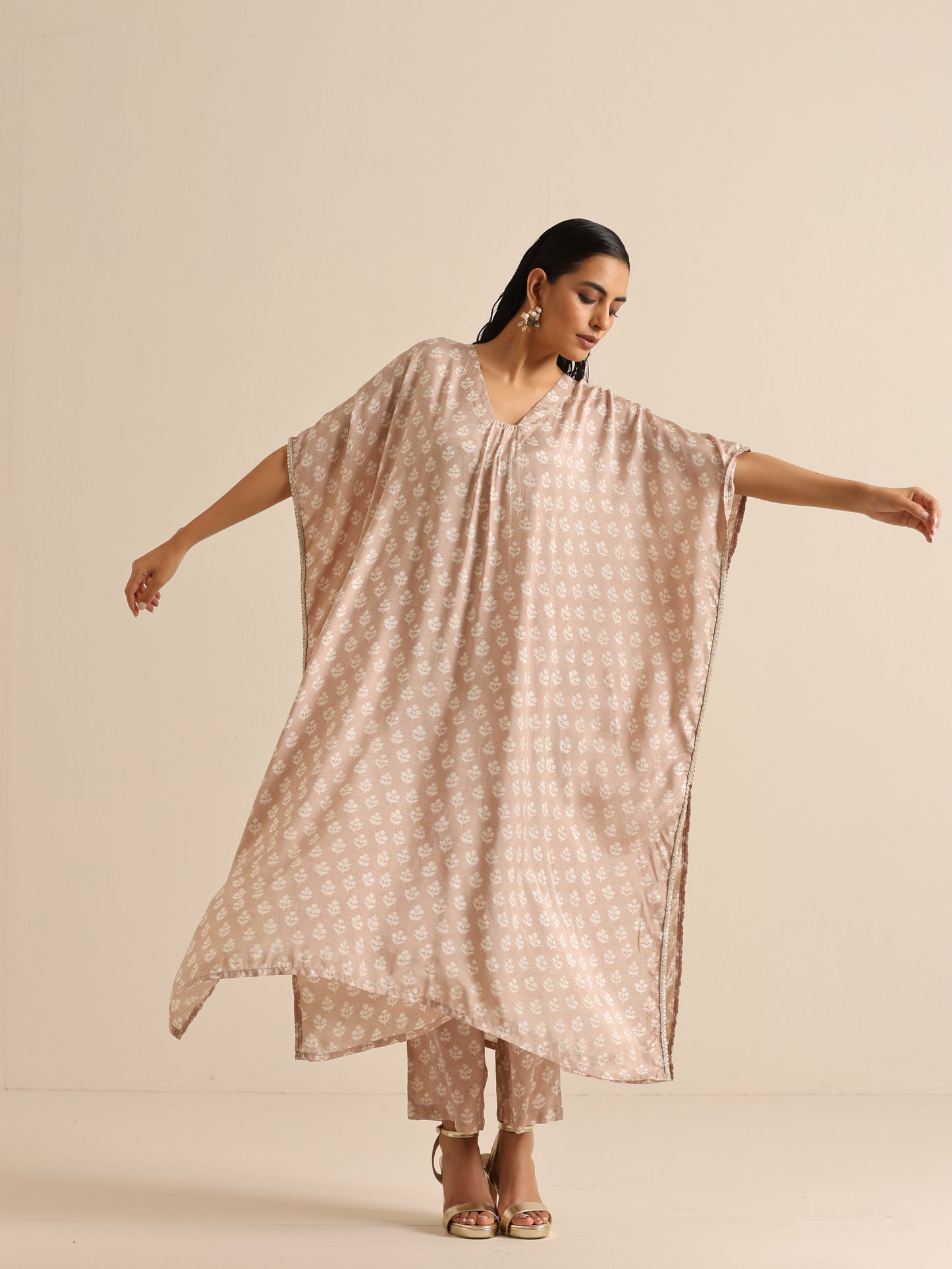 trueBrowns Beige White Floral Silk Print Kaftan Pant Set | Swadesiicart