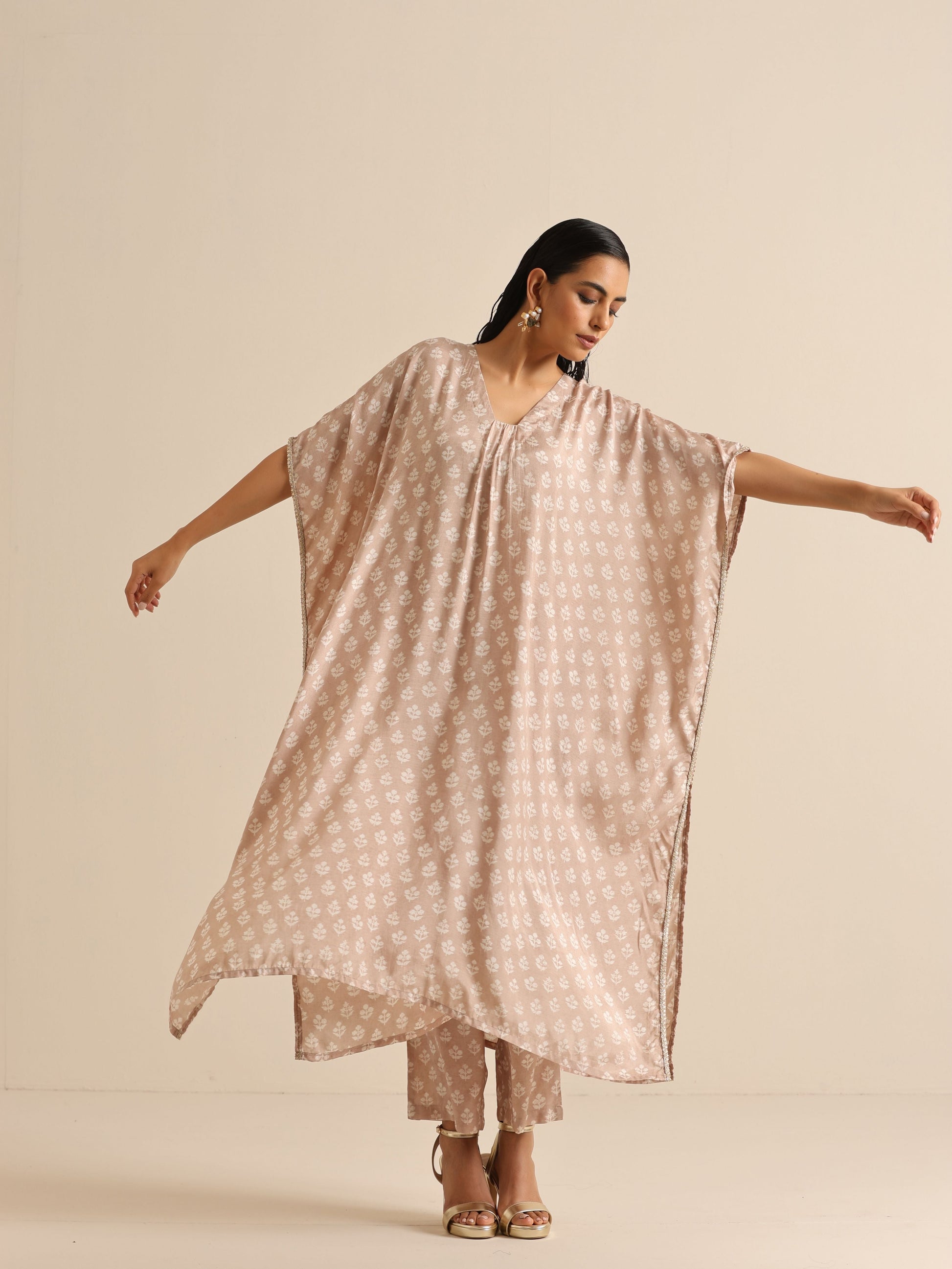 trueBrowns Beige White Floral Silk Print Kaftan Pant Set | Swadesiicart