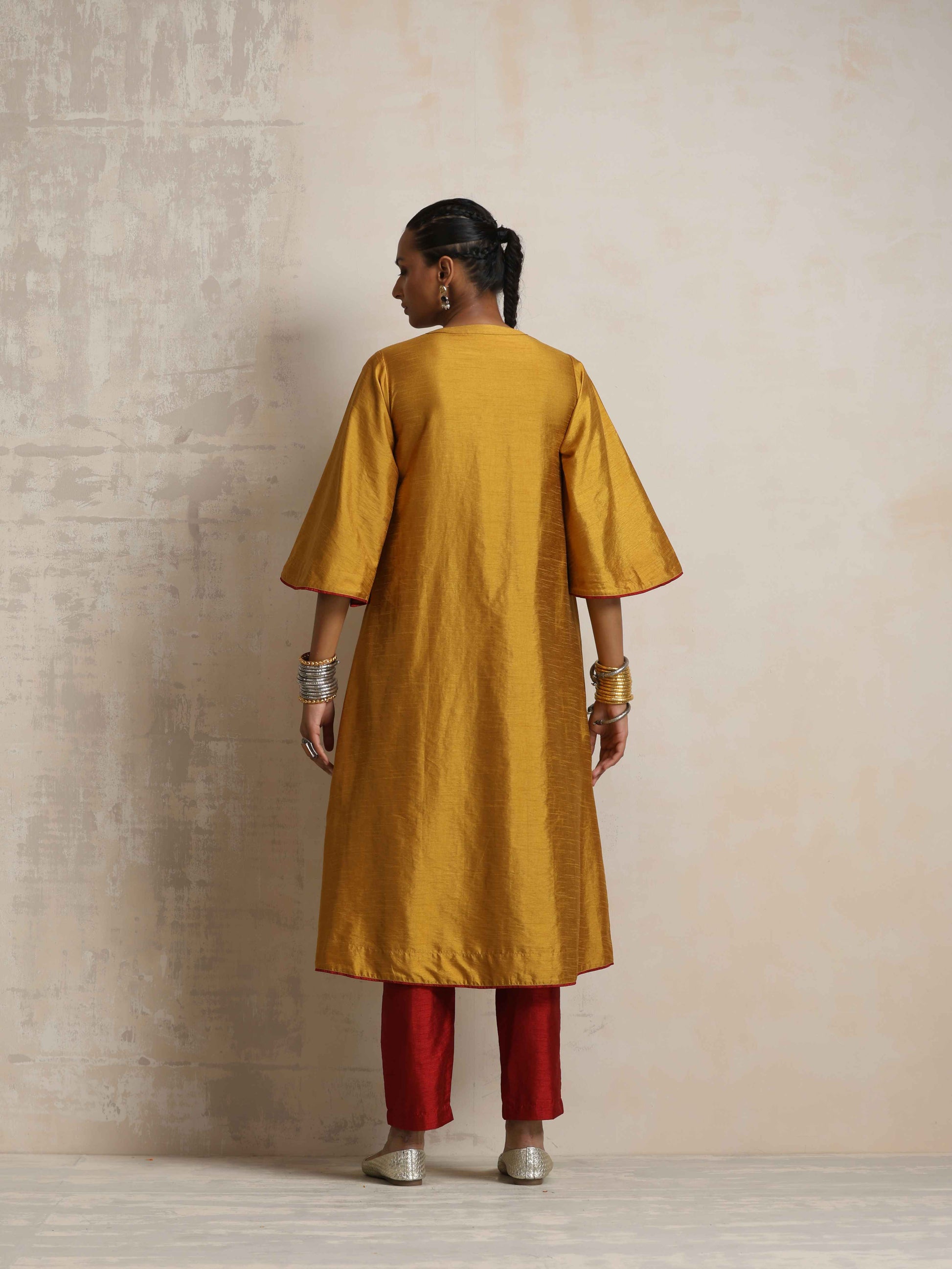 trueBrowns Gold Silk Kurta Set | Swadesiicart