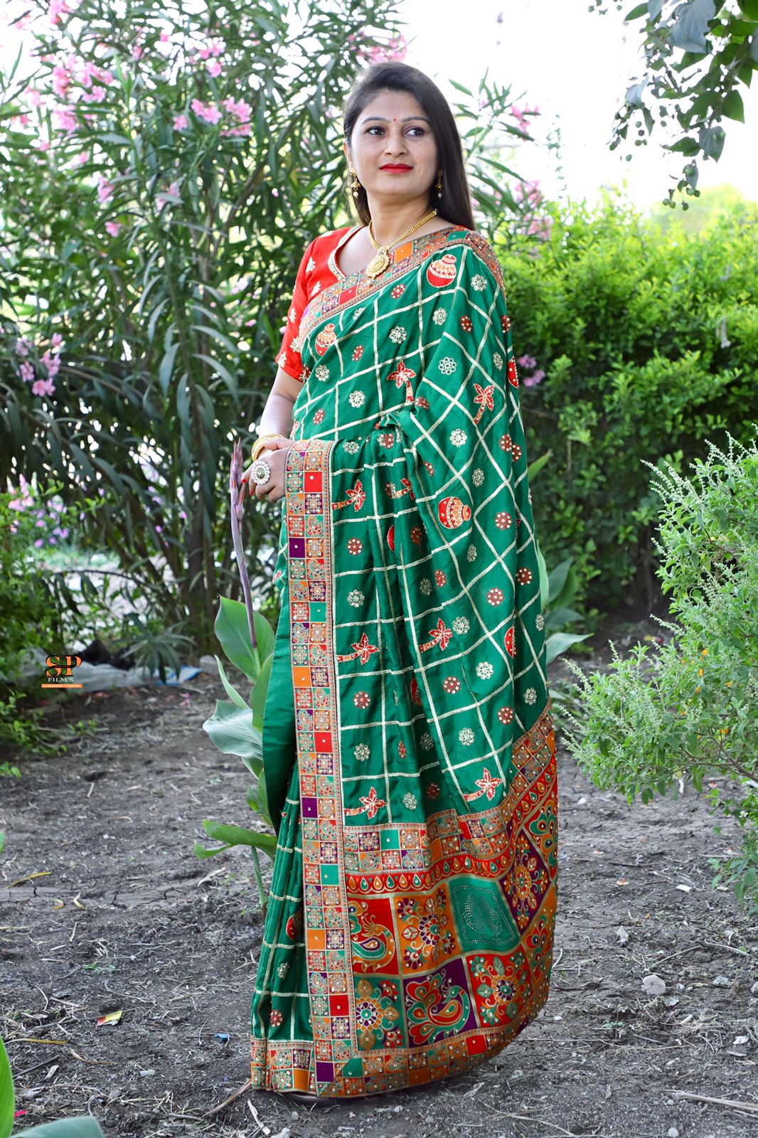 Lorenvalley Fashion Premium Green Dola Silk Embroidery and Diamond work with Jacquard Lace Border Saree - Swadesiicart