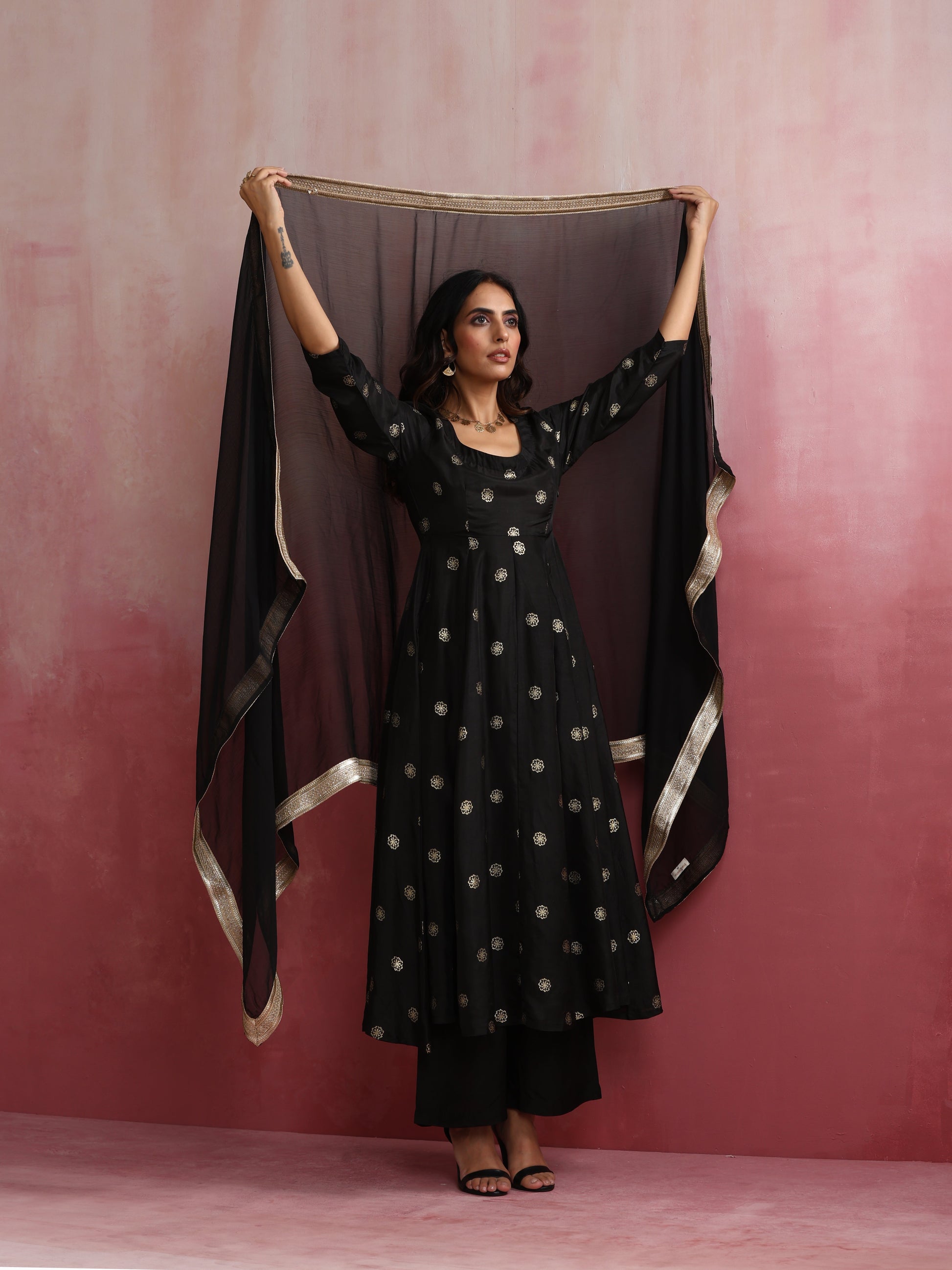 trueBrowns Black Viscose Silk Kurta Set | Swadesiicart
