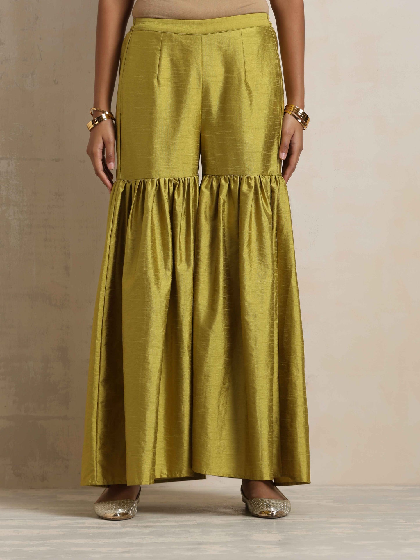 trueBrowns Green Silk Sharara Dupatta Set | Swadesiicart