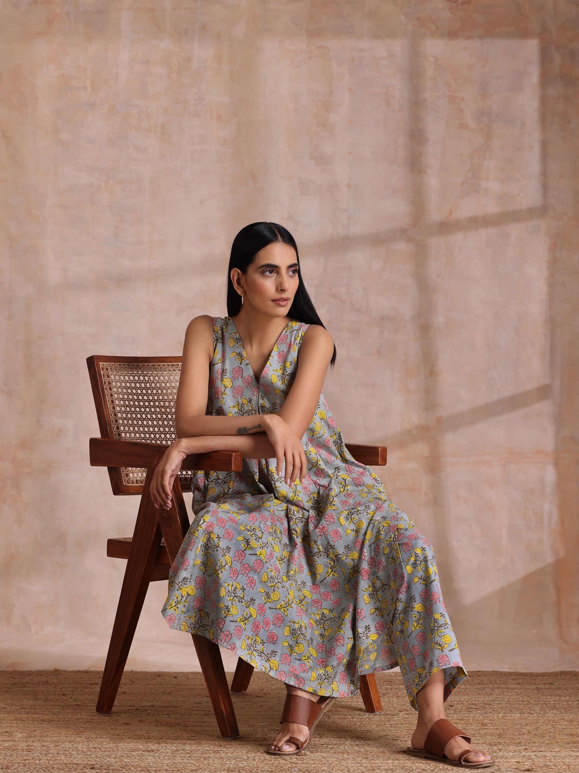 trueBrowns Grey Overall Floral Block Print Cotton Sleeveless Flared Kurta Pant Set | Swadesiicart