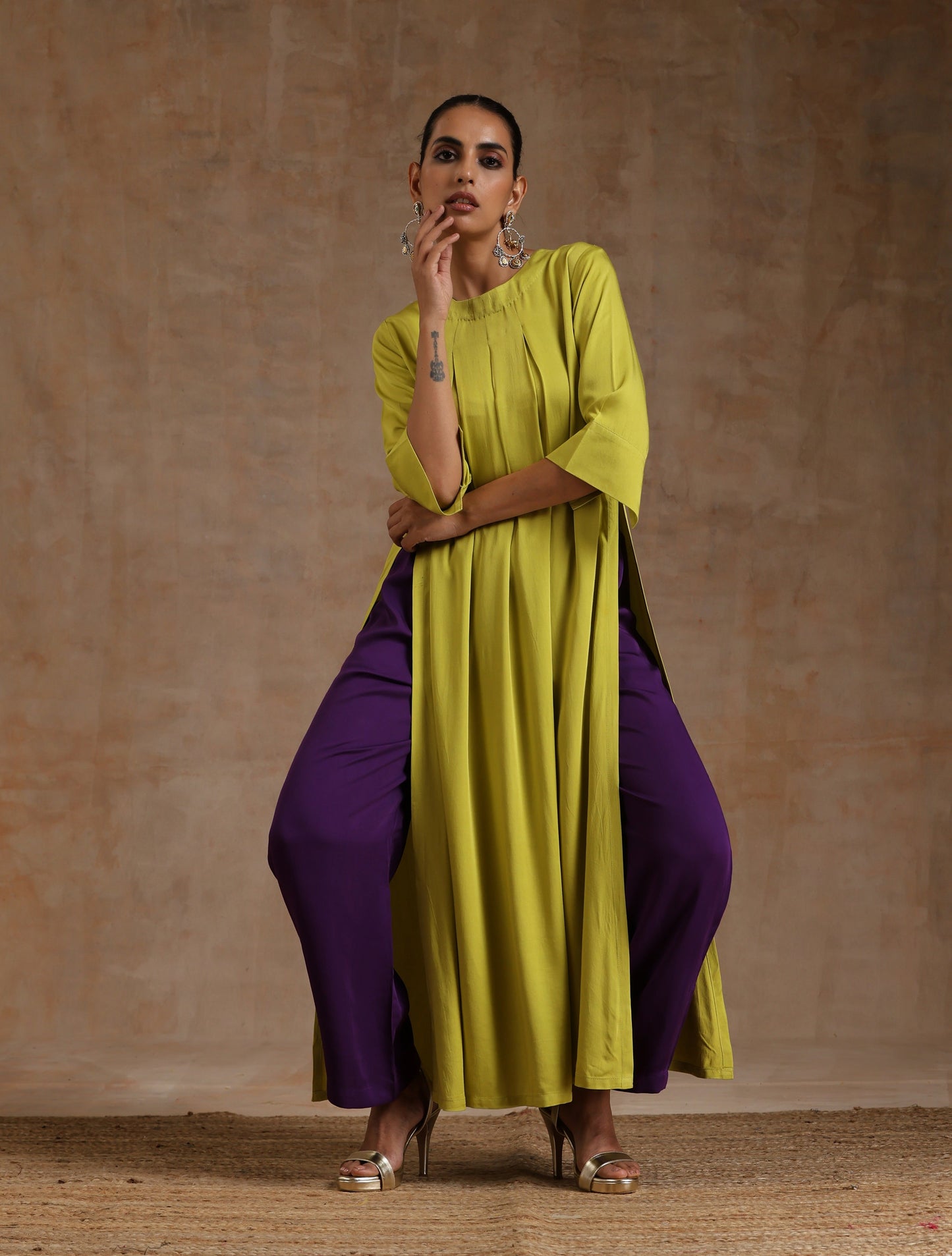 trueBrowns Lime Modal Satin Neck Pleat Kurta Set | Swadesiicart