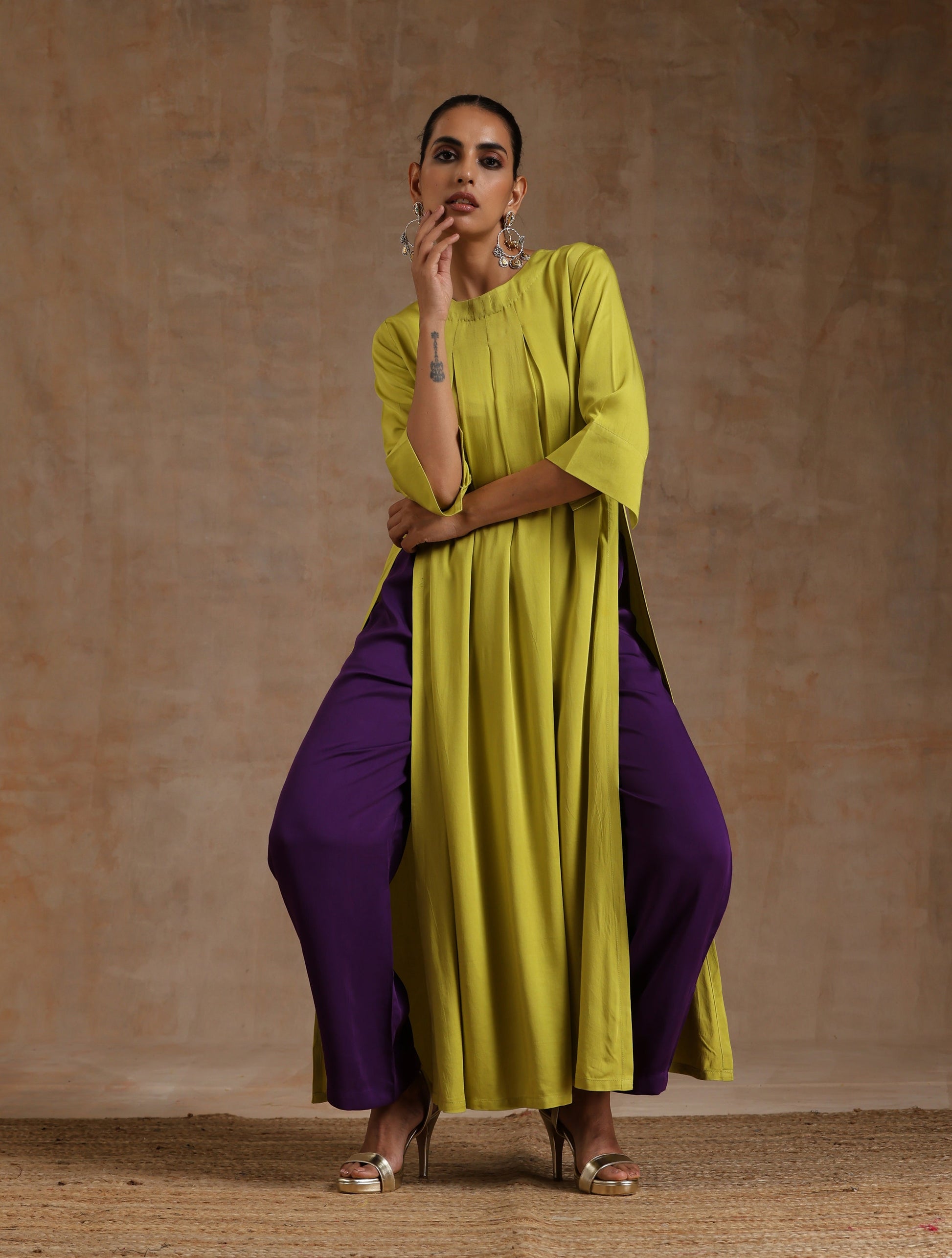 trueBrowns Lime Modal Satin Neck Pleat Kurta Set | Swadesiicart