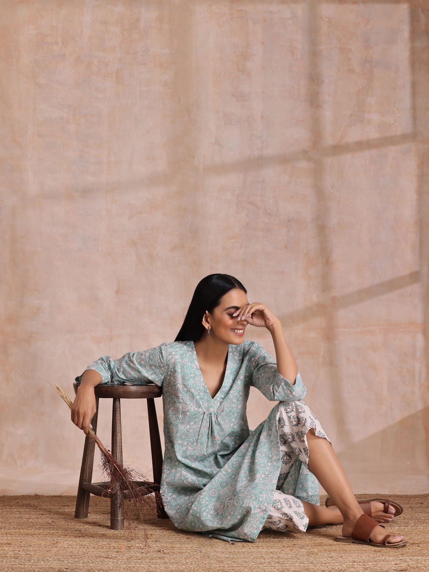 trueBrowns Tiffany Blue Floral Block Print Cotton Front Neck Gathered Kurta Pant Set | Swadesiicart