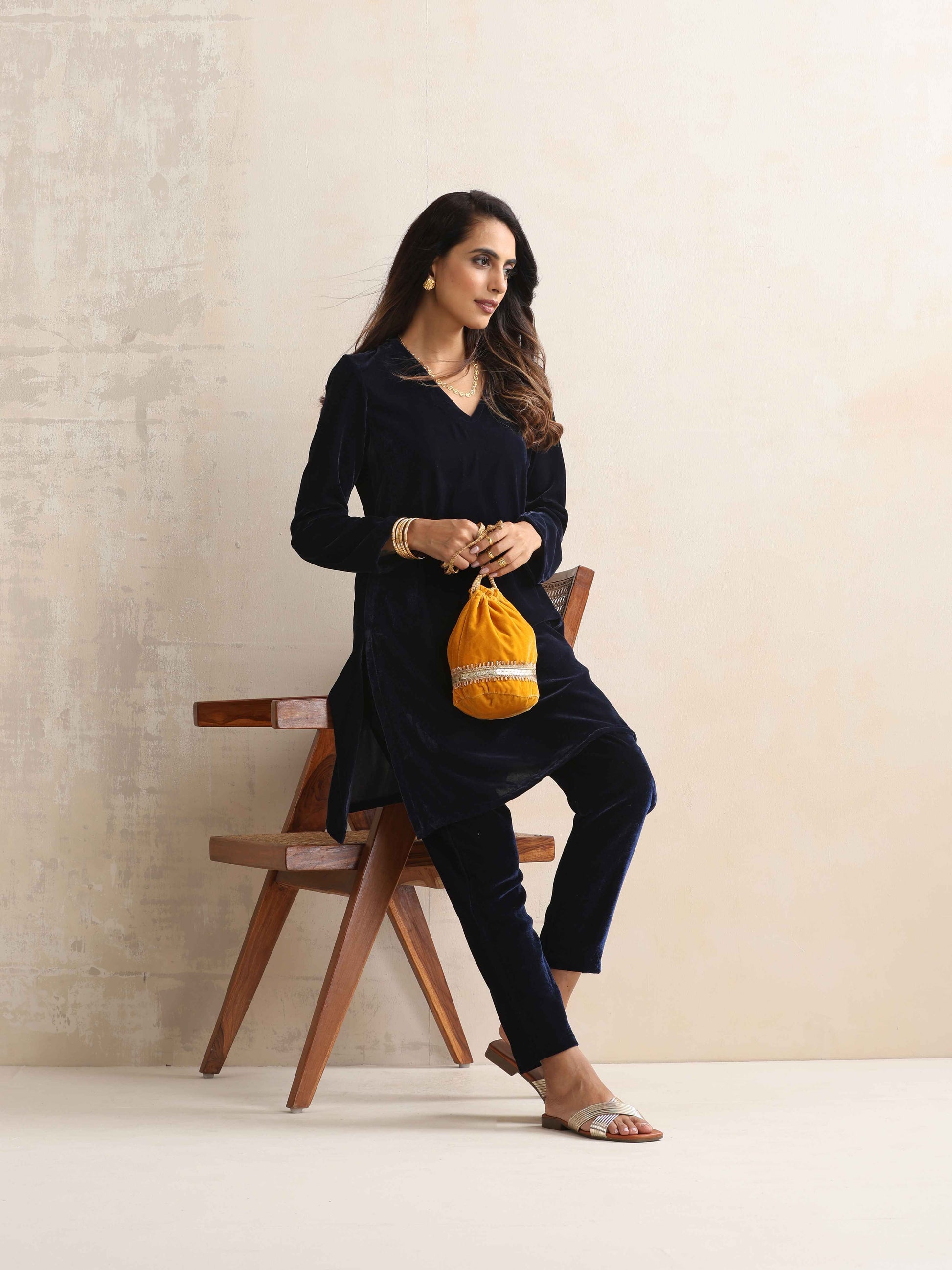 trueBrowns Blue Velvet Kurta Co-ord Set - Swadesiicart
