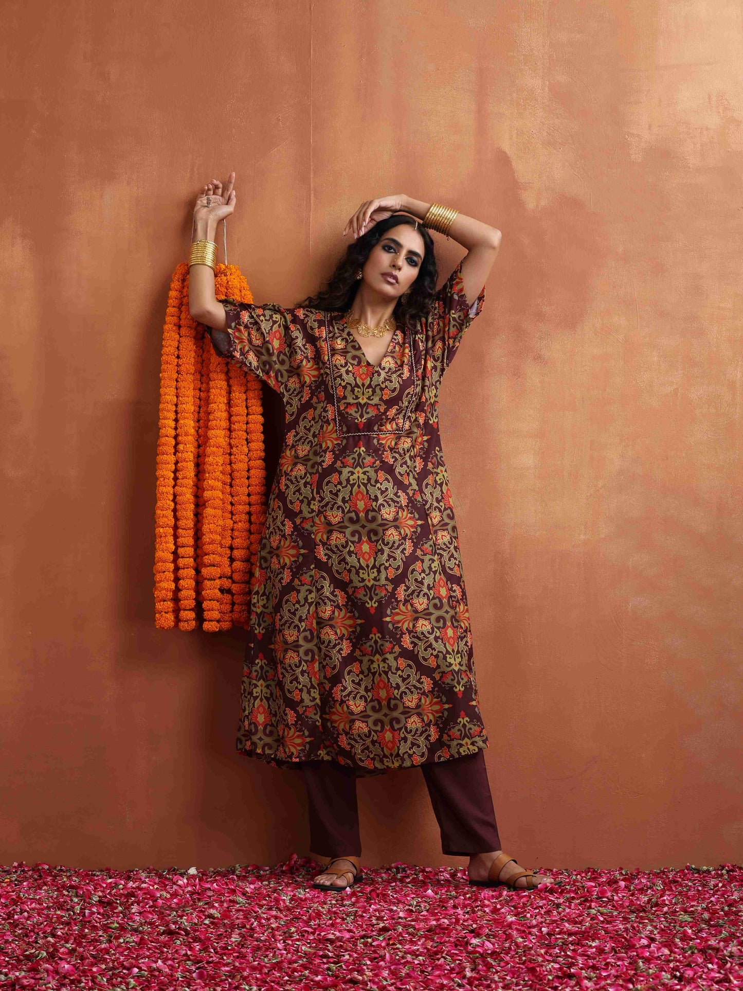 trueBrowns Brown Floral Print Kaftan Kurta Set | Swadesiicart