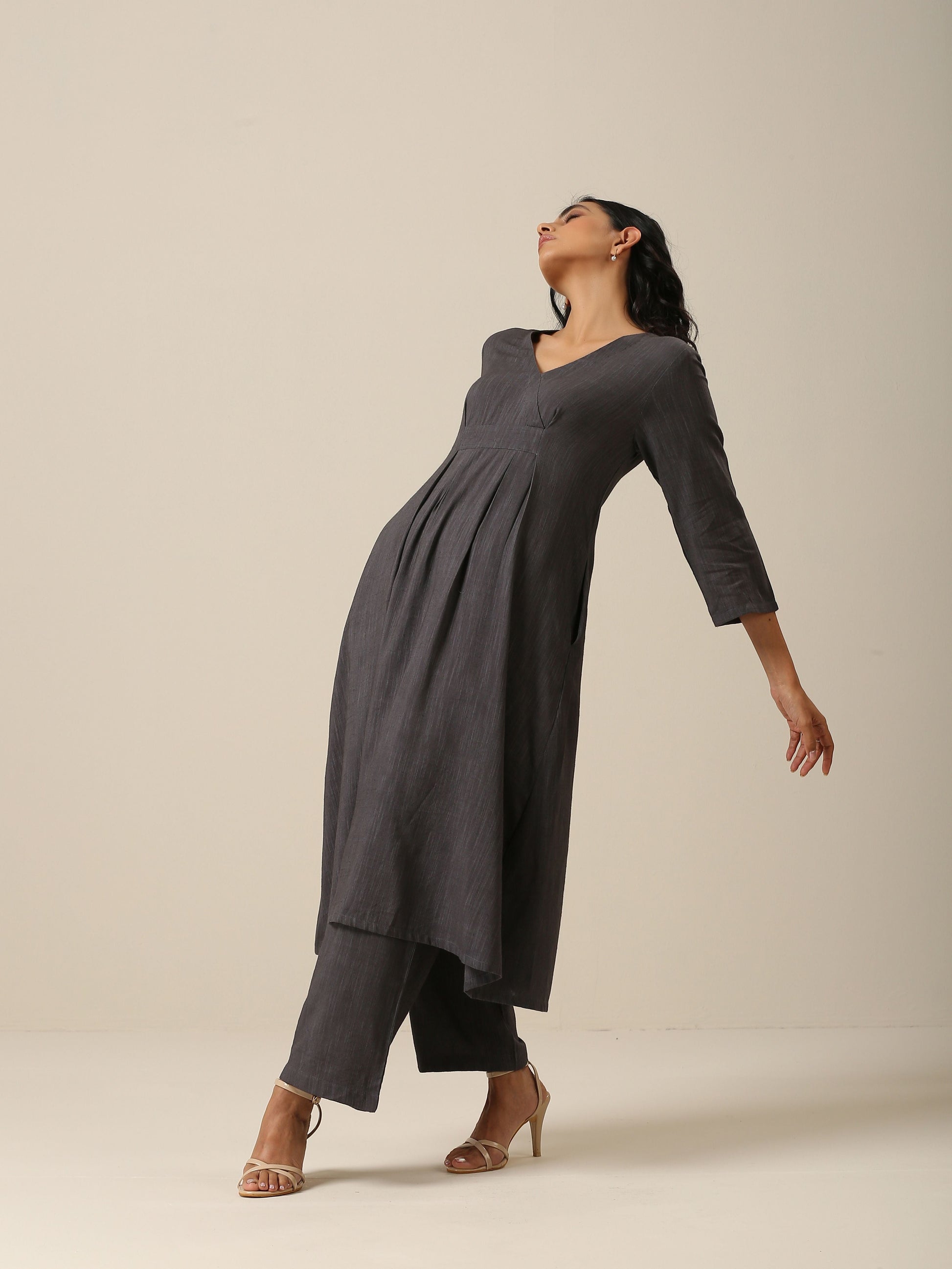 trueBrowns Slate Grey Slub Texture Overlap Pleat Kurta Pant Set | Swadesiicart