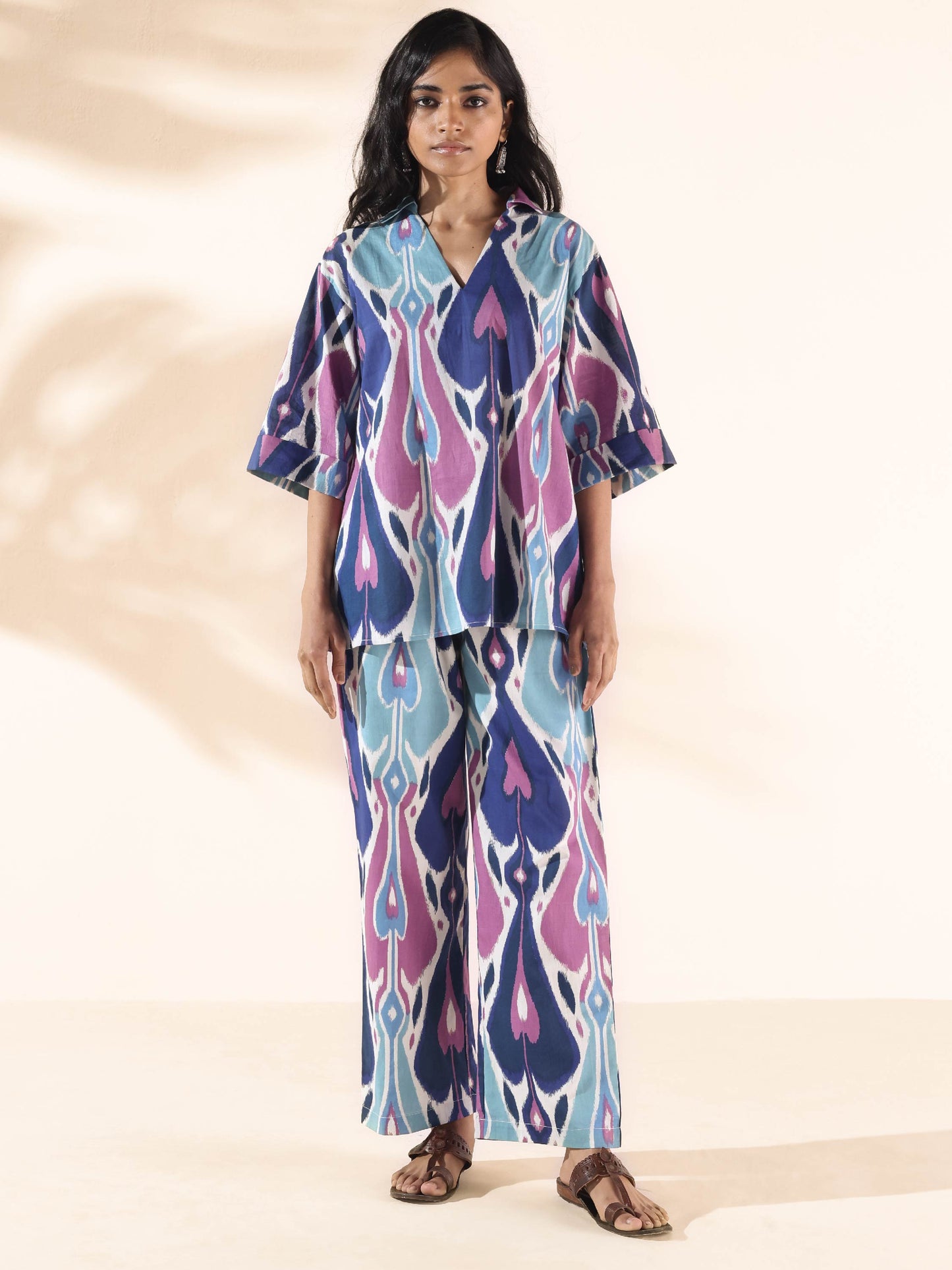 trueBrowns Blue Cotton Ikat V-neck Co-ord Set - Swadesiicart