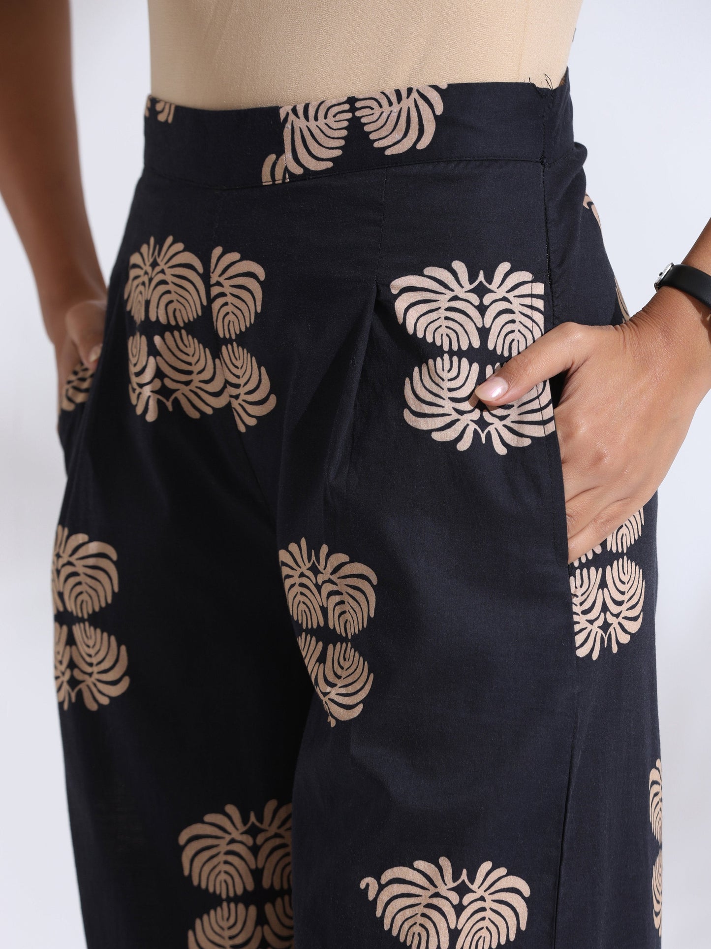 trueBrowns Black Cotton Print Top & Flared Pants Co-ord Set - Swadesiicart