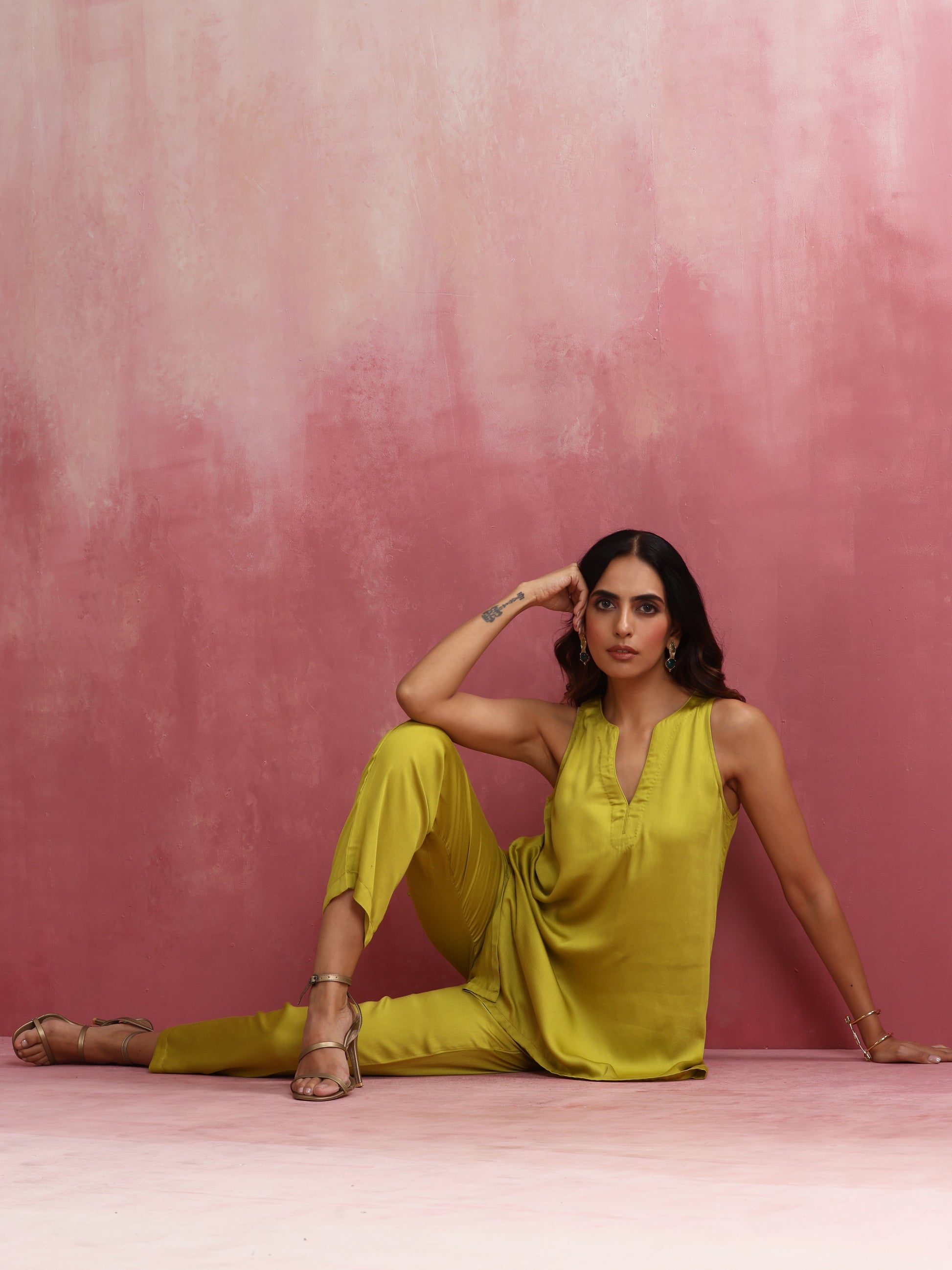 trueBrowns Lime Green Short Kurta Co-ord set - Swadesiicart