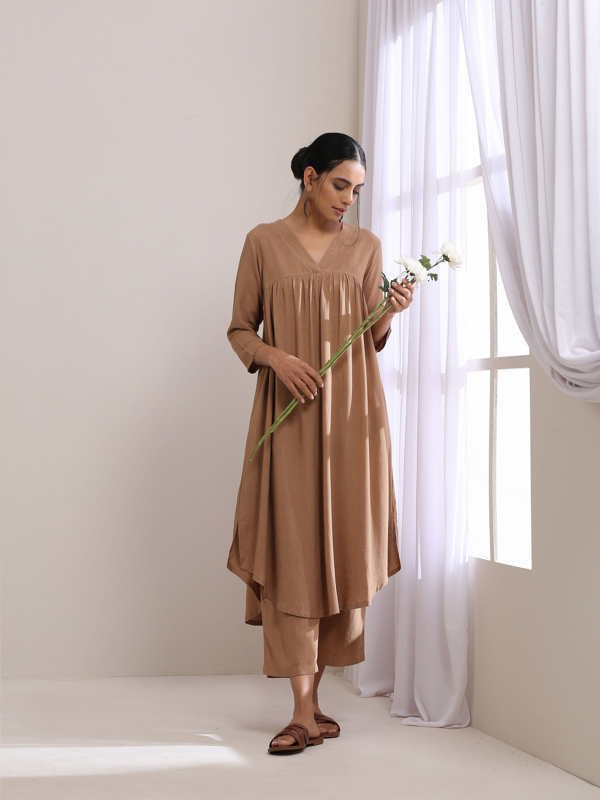 trueBrowns Beige Dobby Gathered Kurta Pant Set | Swadesiicart