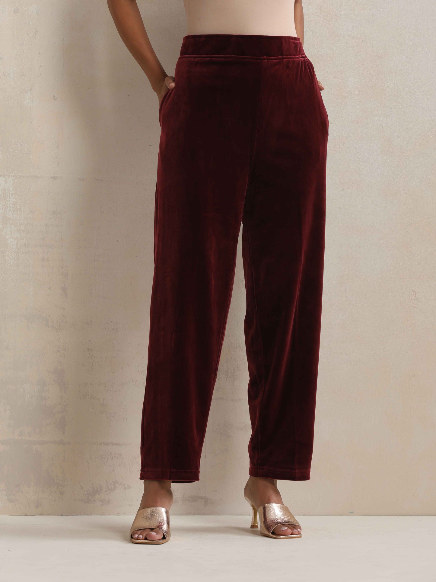 trueBrowns Maroon Velvet Embroidered Kurta Pant Dupatta Set | Swadesiicart