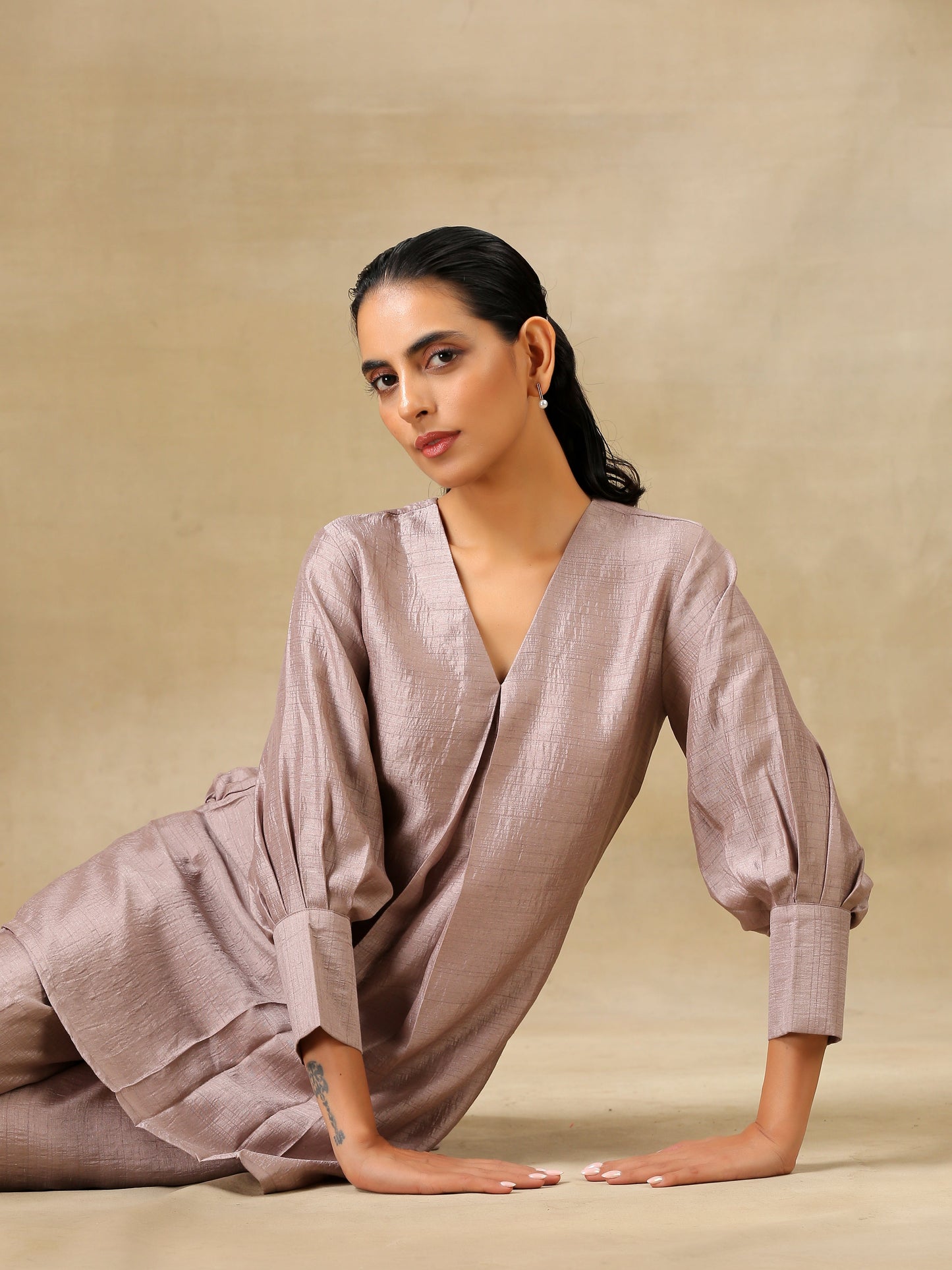 trueBrowns Grey Textured Silk Neck Pleat Co-Ord Set - Swadesiicart
