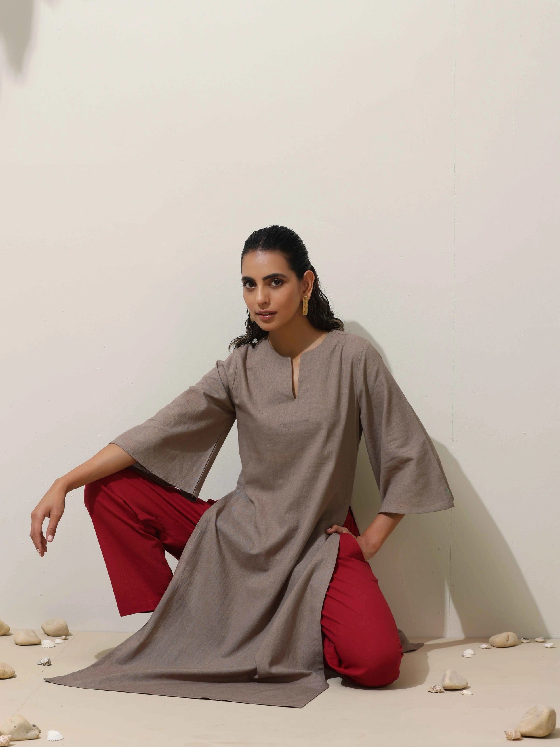 trueBrowns Grey Cotton Linen Kurta Pant Set | Swadesiicart
