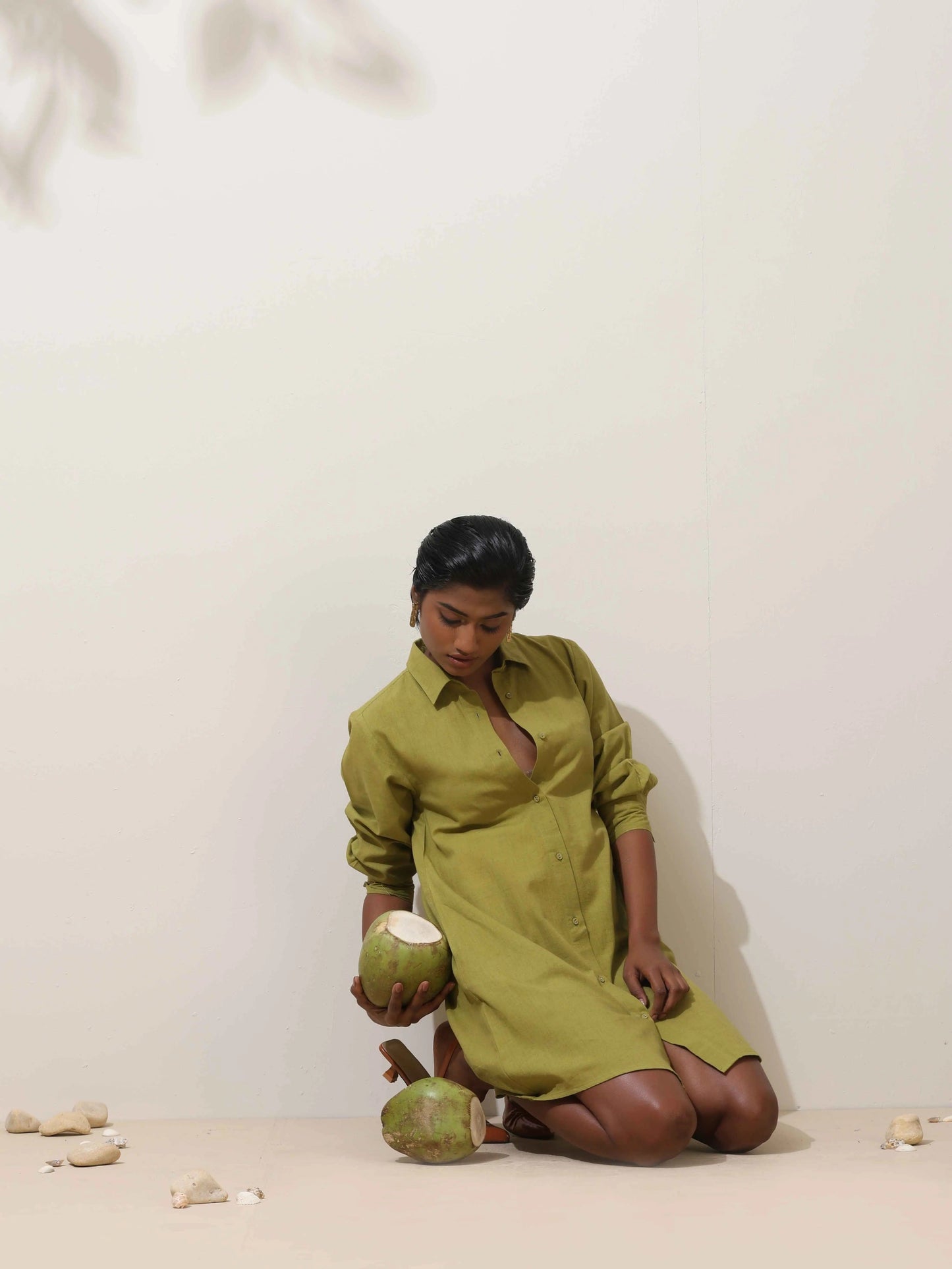 trueBrowns Pear Green Cotton Linen Dress | Swadesiicart