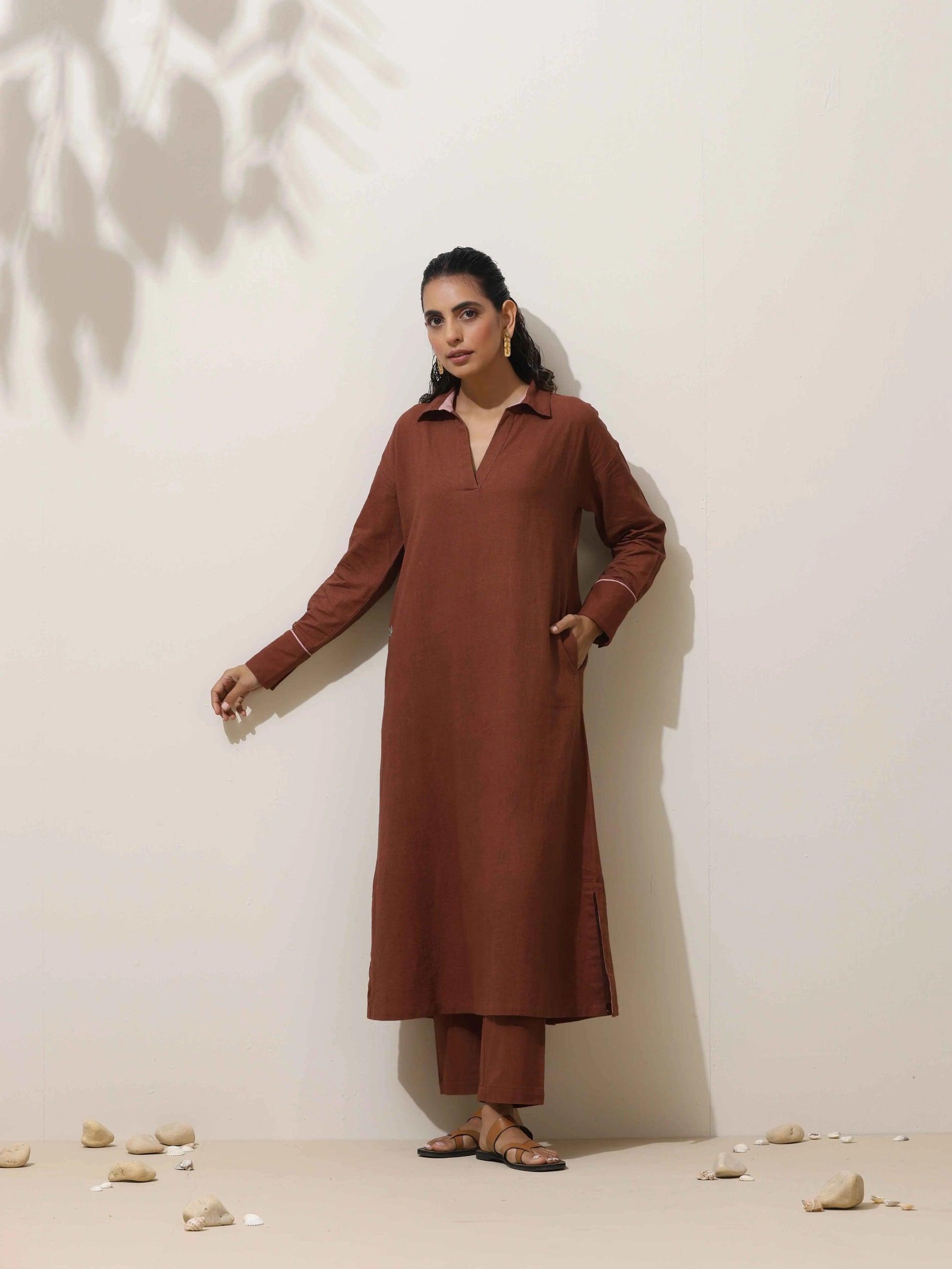 trueBrowns Brown Cotton Linen Kurta Pant Set | Swadesiicart