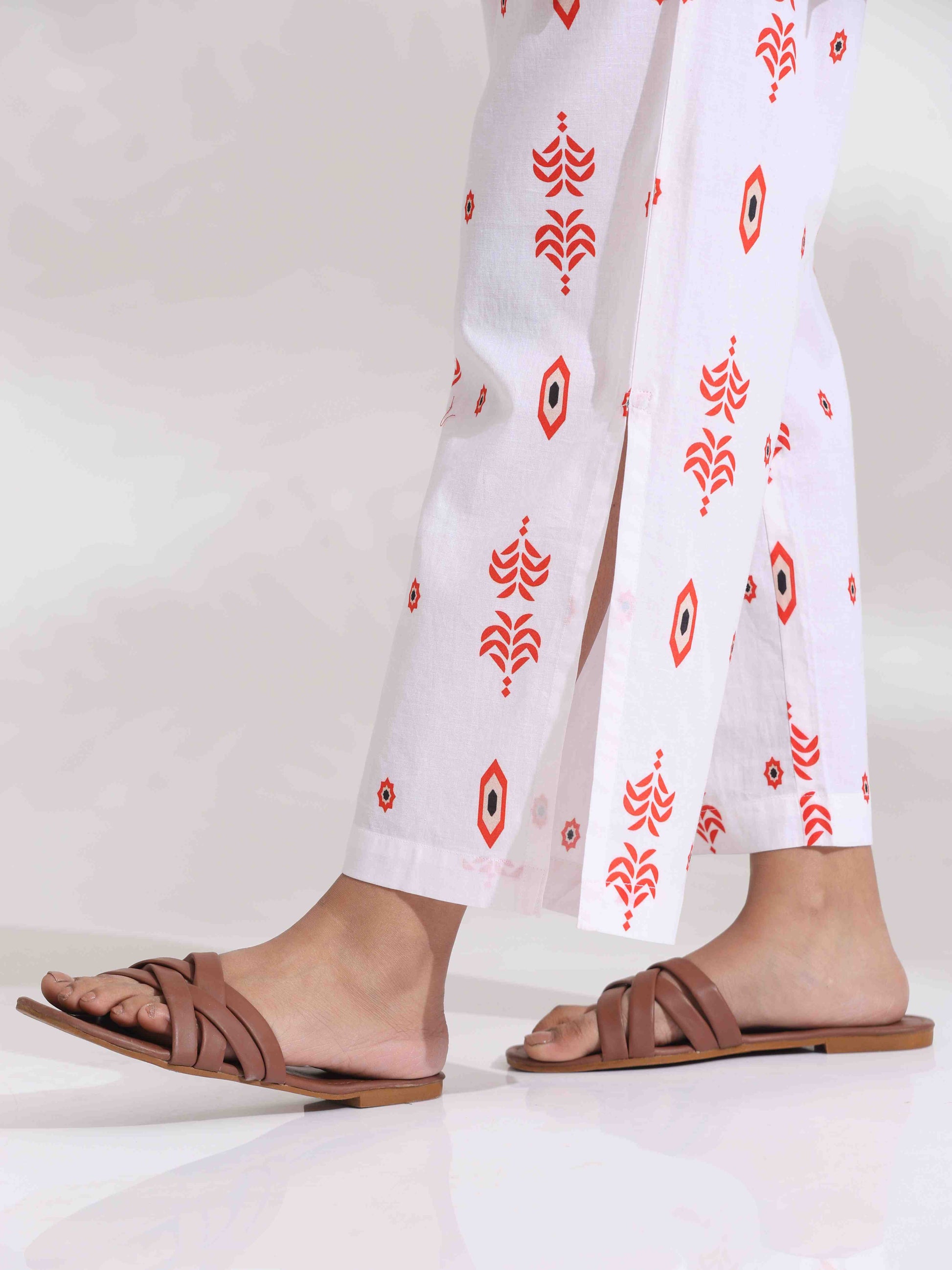trueBrowns White Cotton Print Tie-up Top & Pants Co-ord Set - Swadesiicart