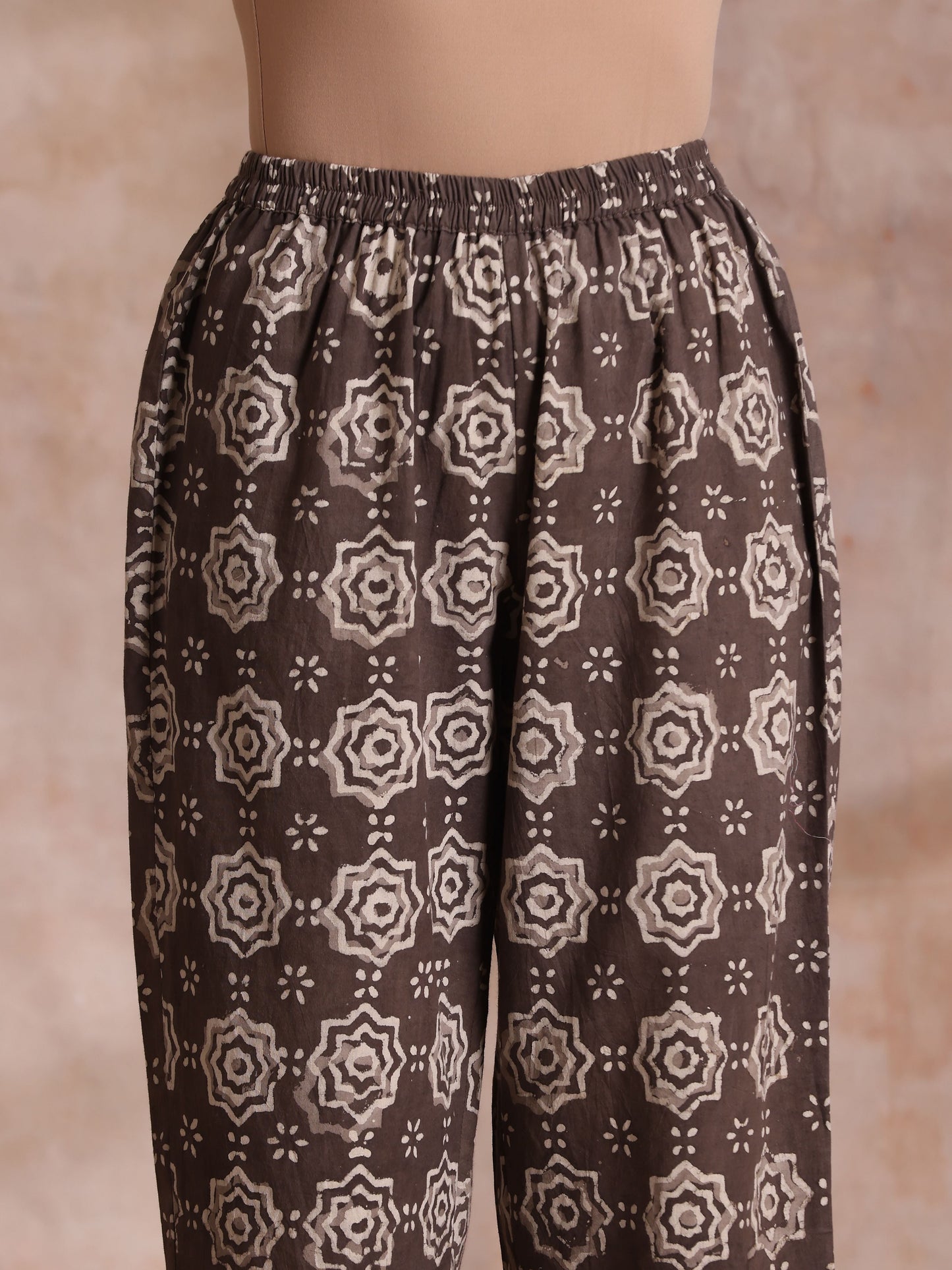 trueBrowns Clay Dabu Buta Print Cotton Sleeveless Flared Kurta Pant Set | Swadesiicart