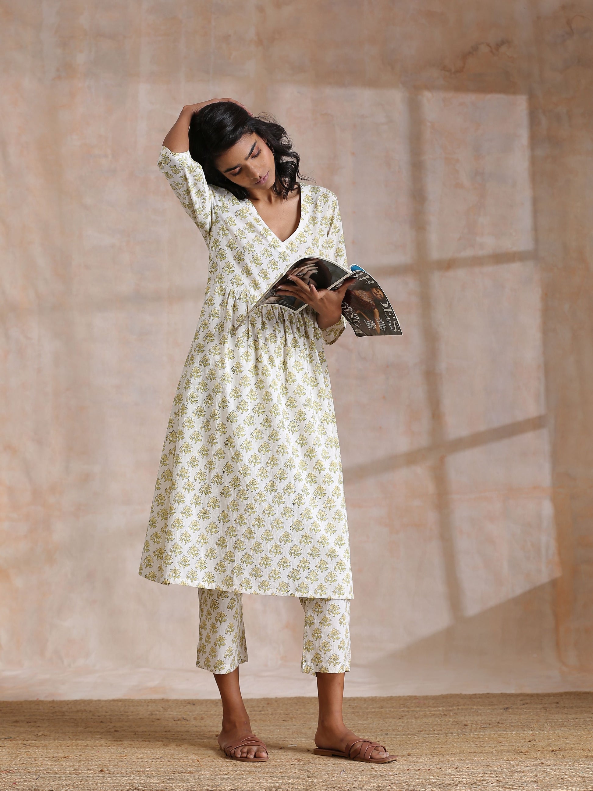 trueBrowns Green Buta On Off White Block Print Cotton Slit Gathered Kurta Set | Swadesiicart